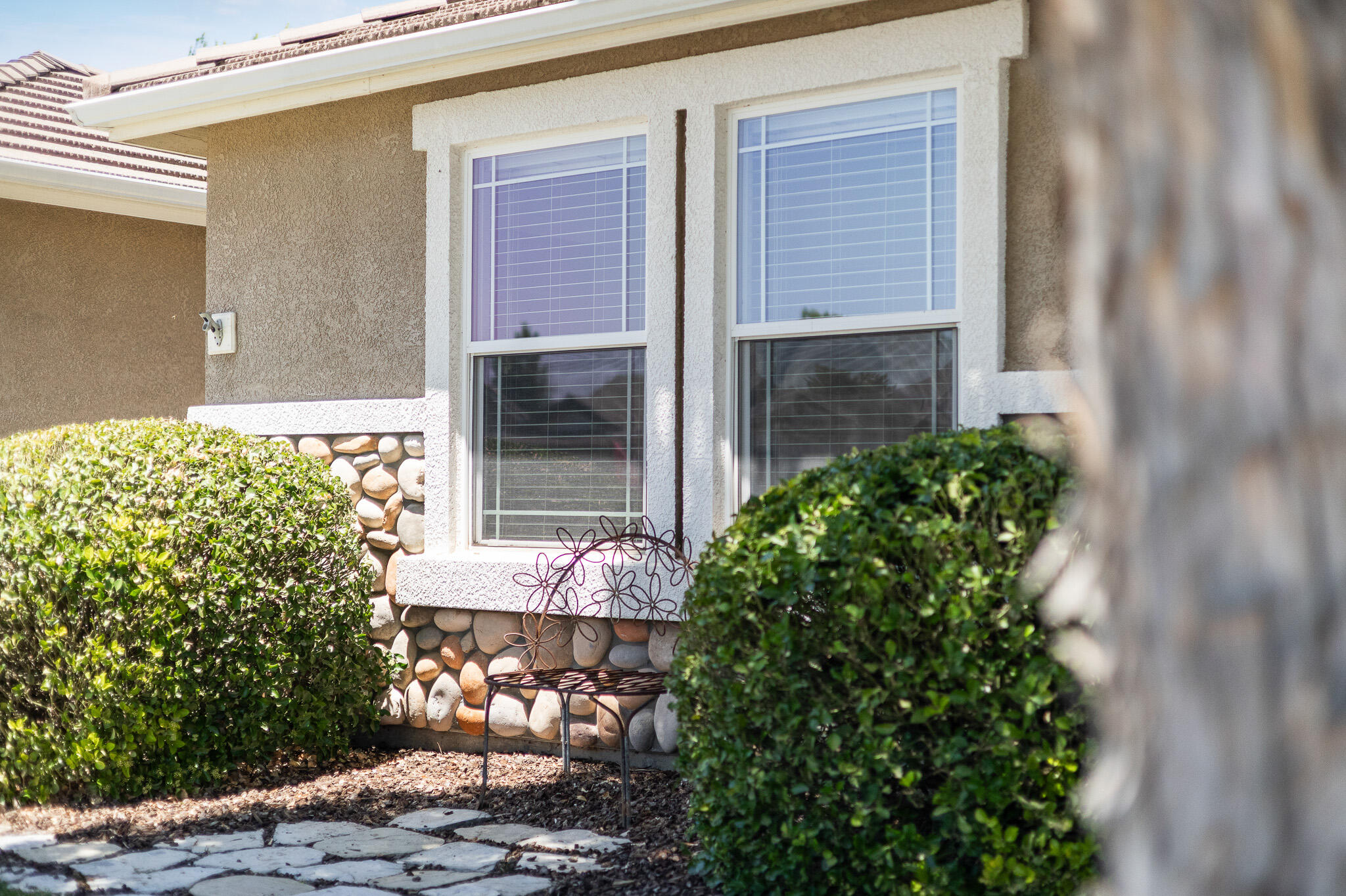 1002 W Westmont Ct, Visalia, CA 93277