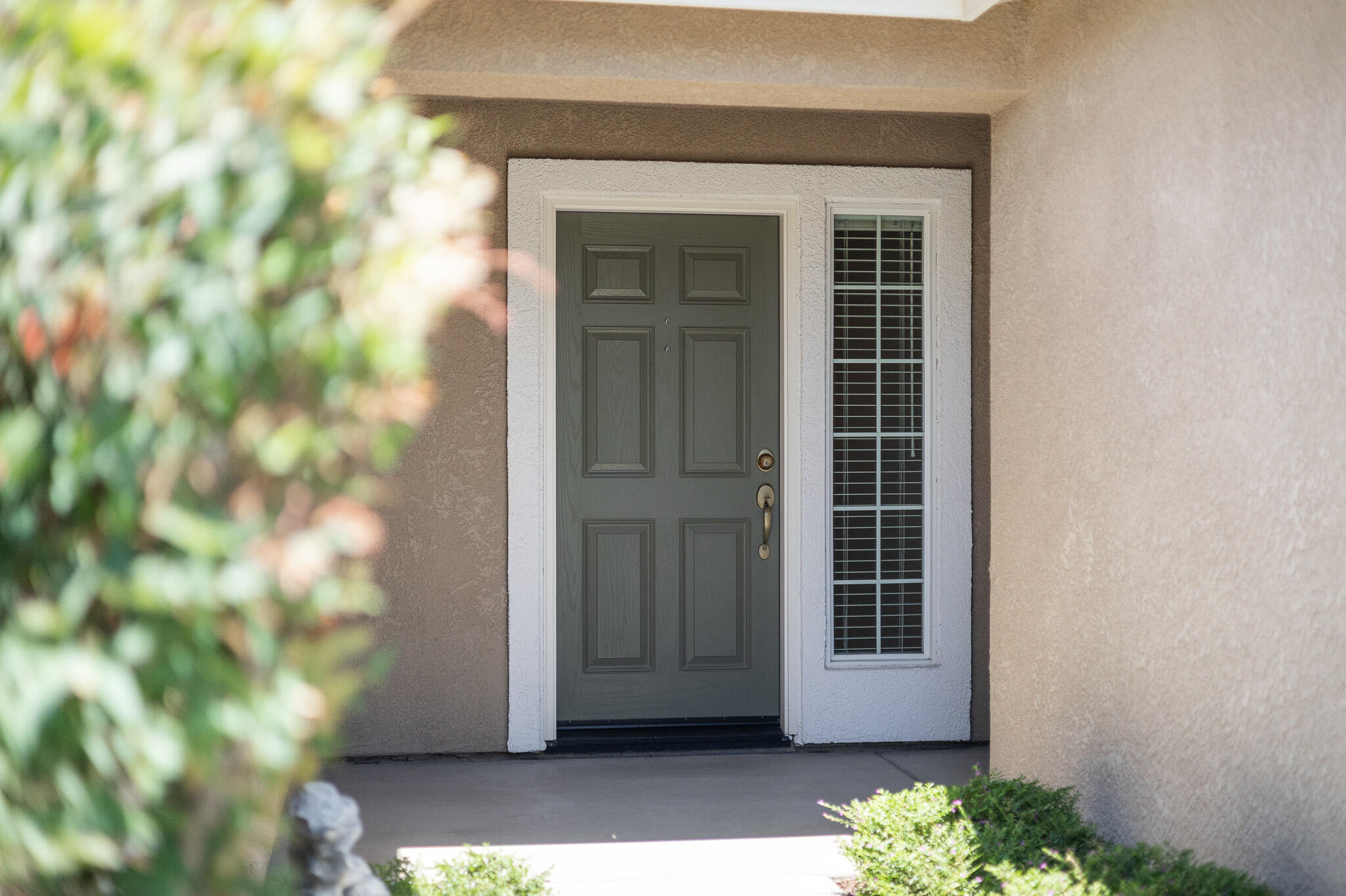 1002 W Westmont Ct, Visalia, CA 93277