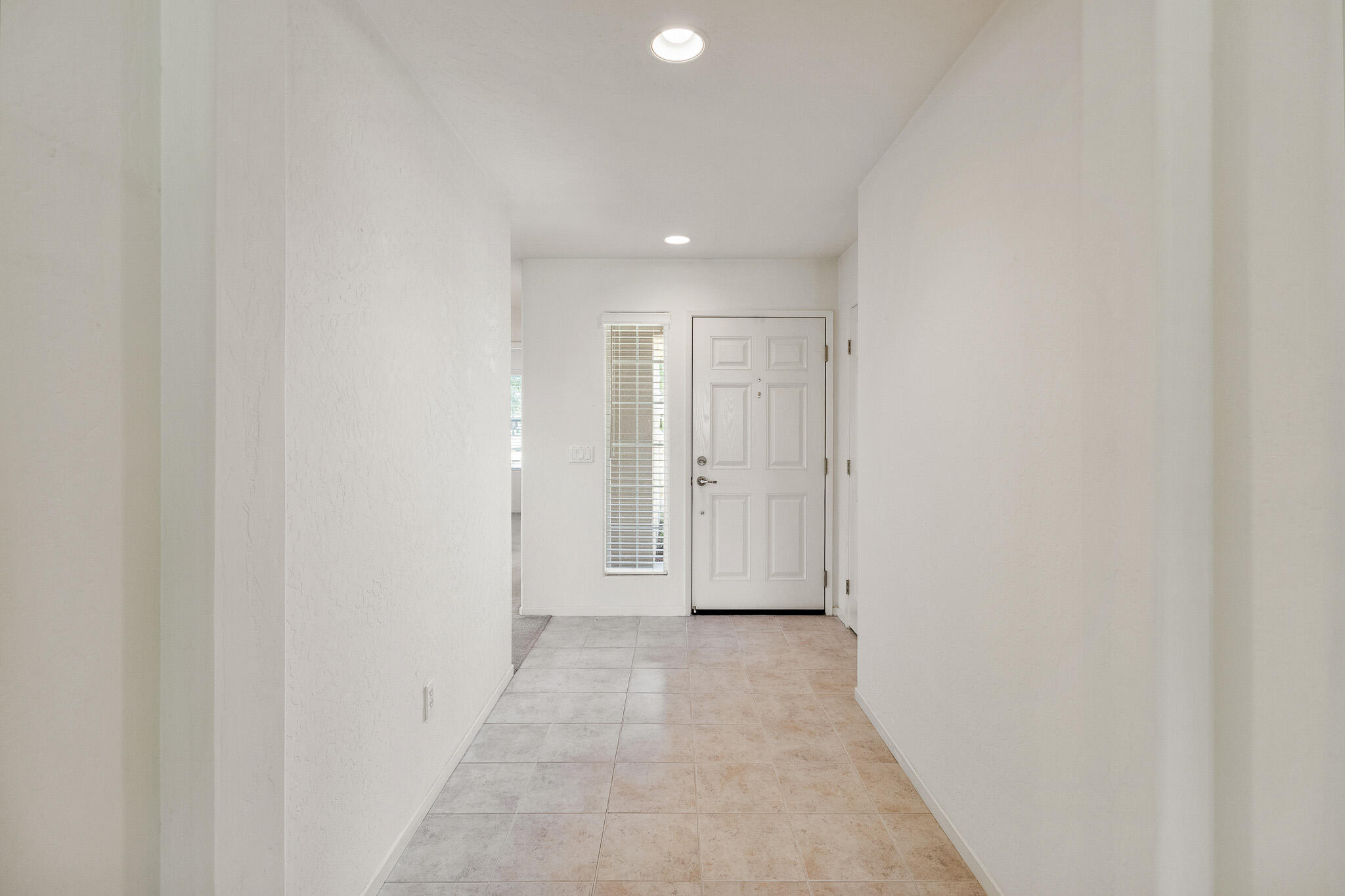 1002 W Westmont Ct, Visalia, CA 93277