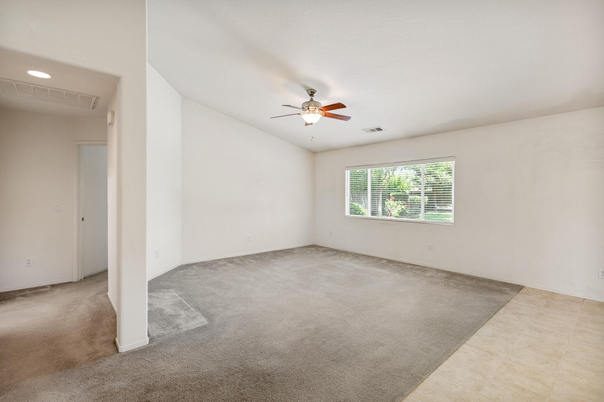 1002 W Westmont Ct, Visalia, CA 93277