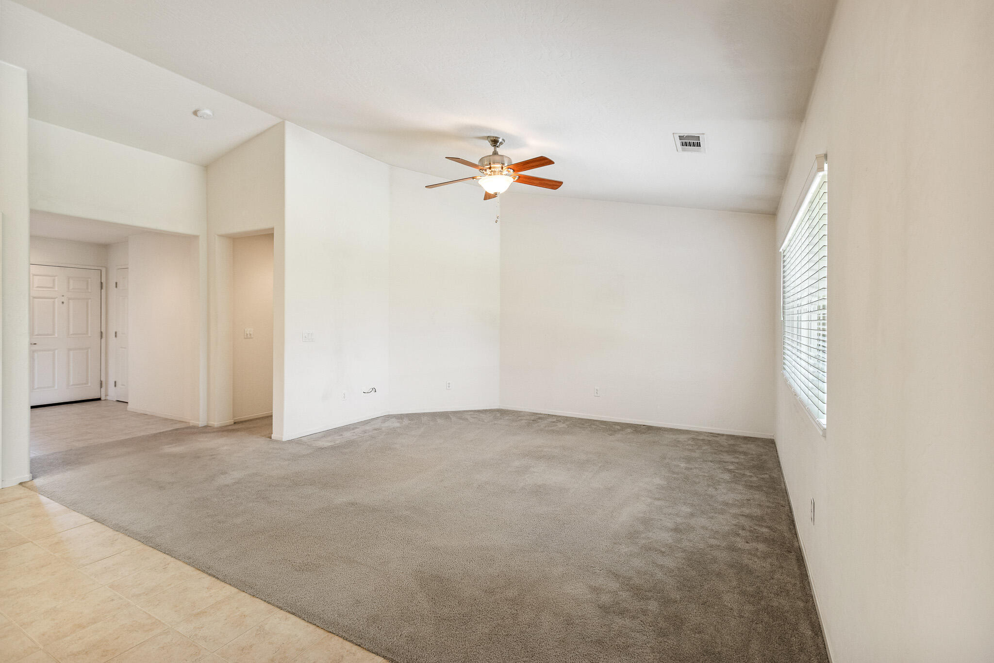 1002 W Westmont Ct, Visalia, CA 93277