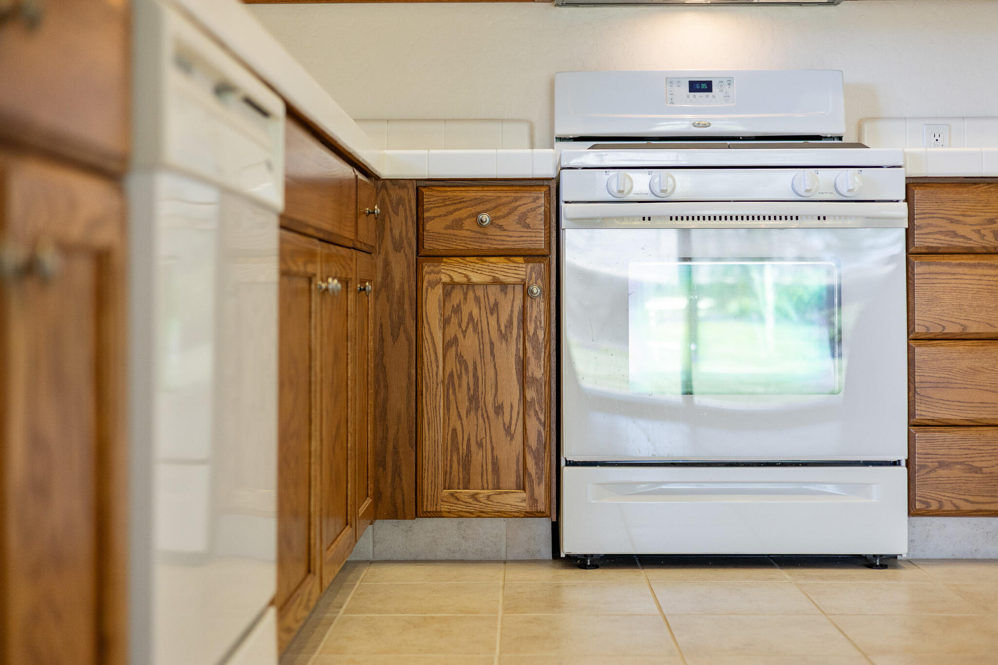 1002 W Westmont Ct, Visalia, CA 93277