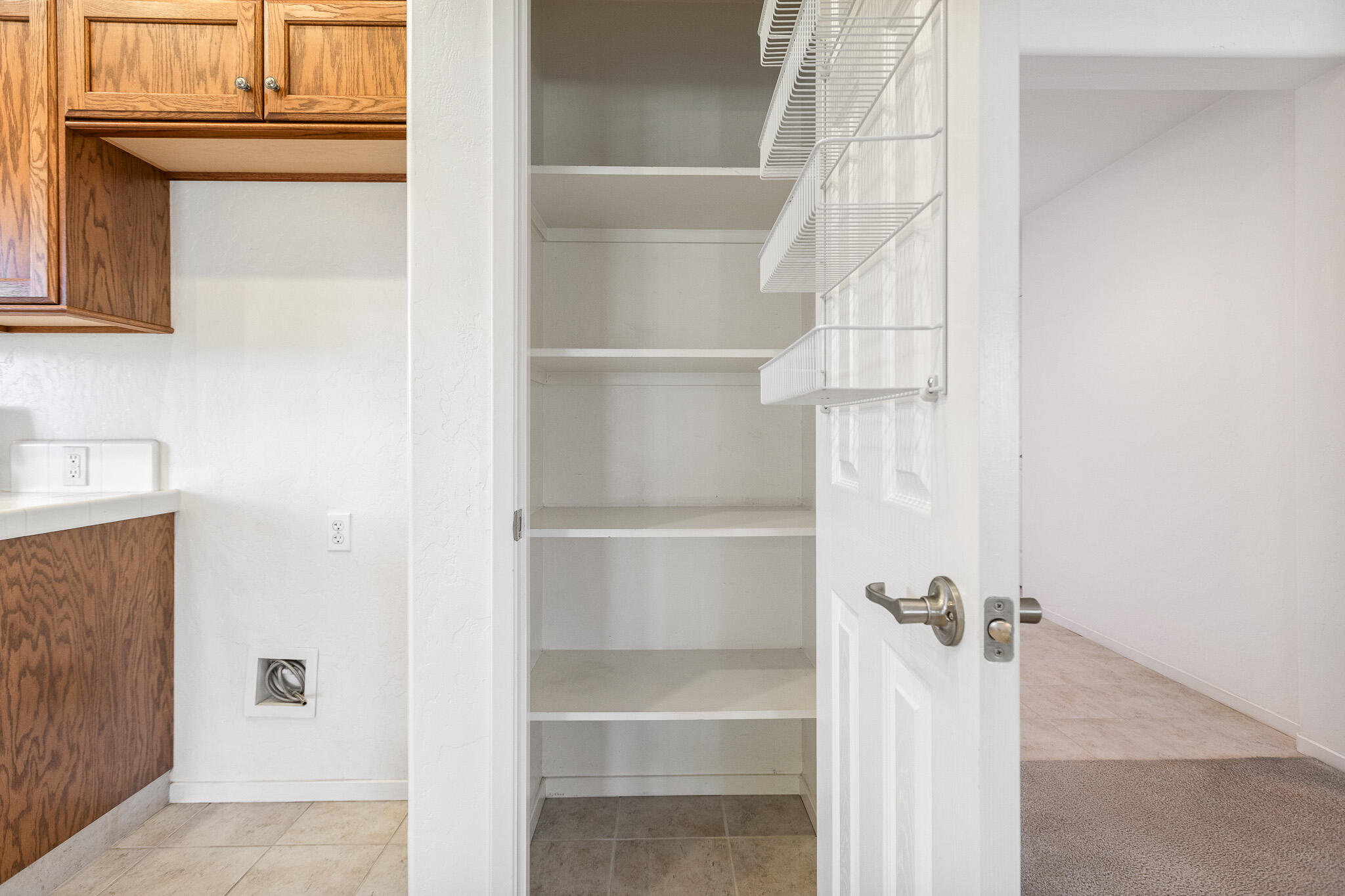 1002 W Westmont Ct, Visalia, CA 93277