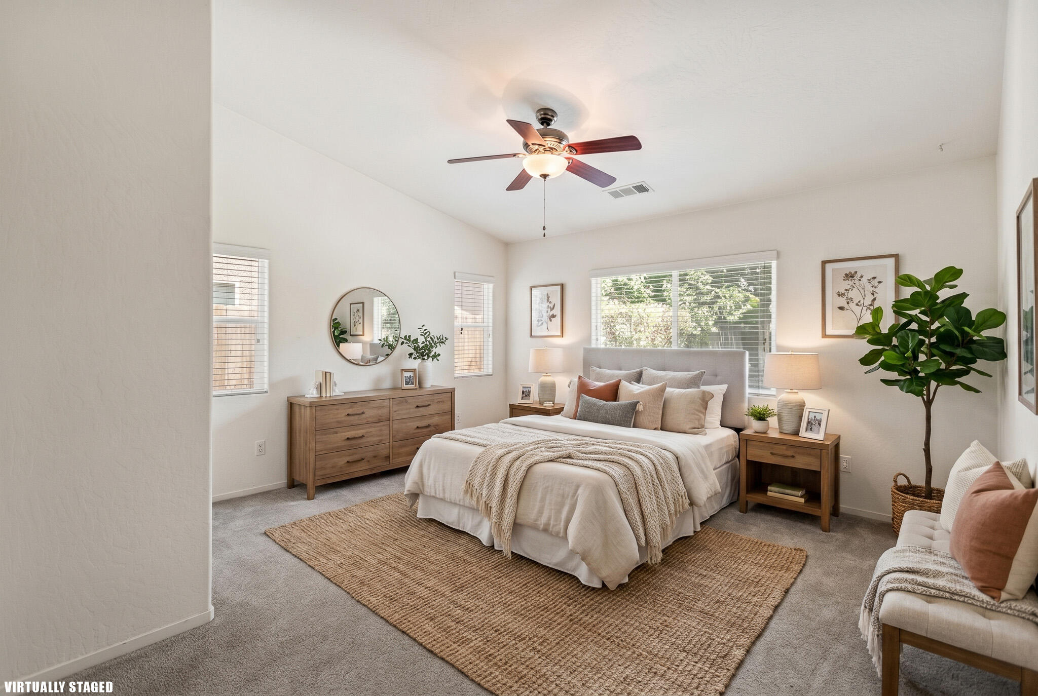 1002 W Westmont Ct, Visalia, CA 93277