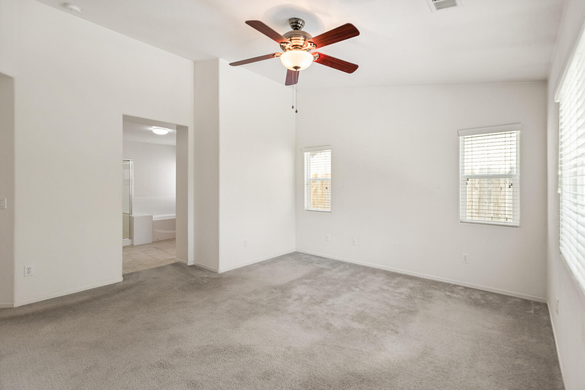 1002 W Westmont Ct, Visalia, CA 93277
