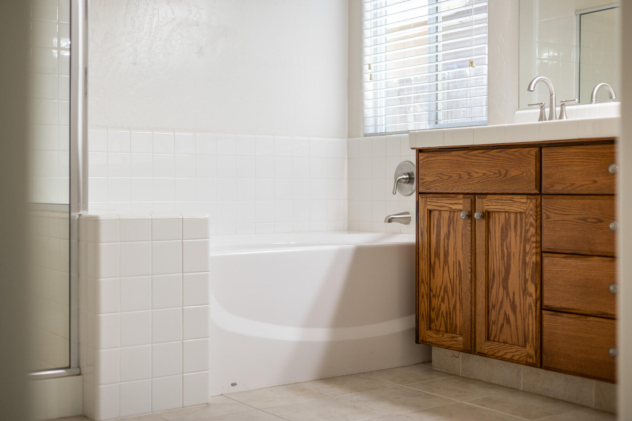 1002 W Westmont Ct, Visalia, CA 93277