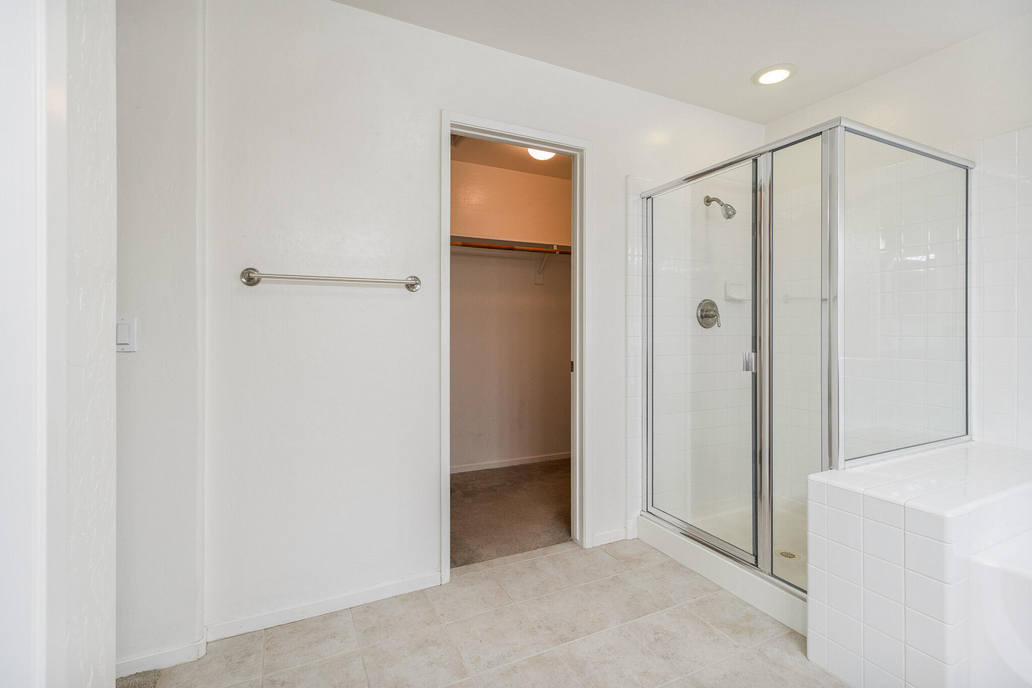 1002 W Westmont Ct, Visalia, CA 93277