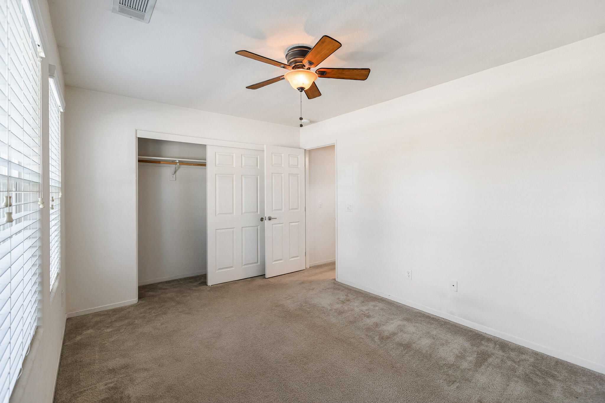 1002 W Westmont Ct, Visalia, CA 93277