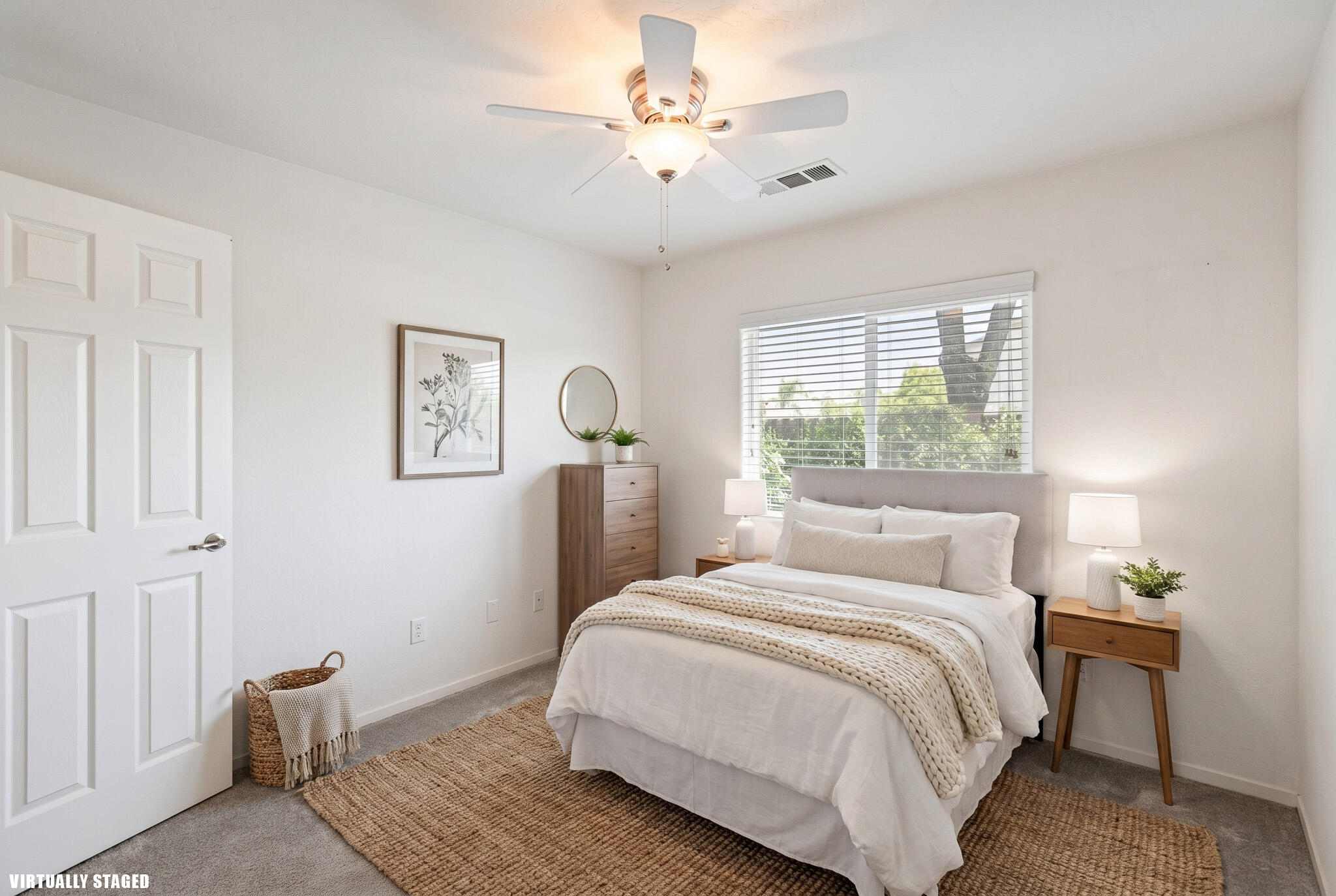 1002 W Westmont Ct, Visalia, CA 93277