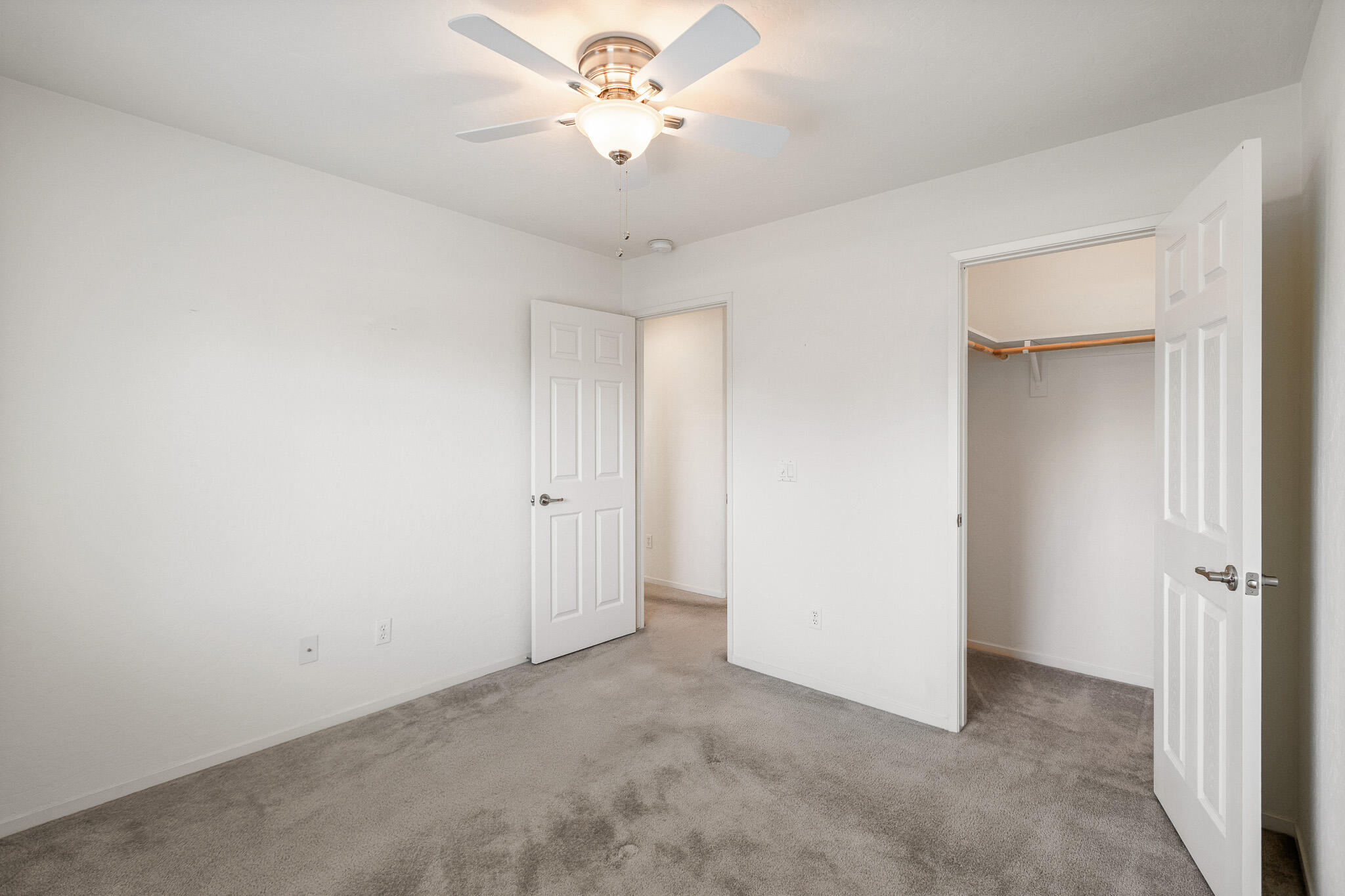 1002 W Westmont Ct, Visalia, CA 93277