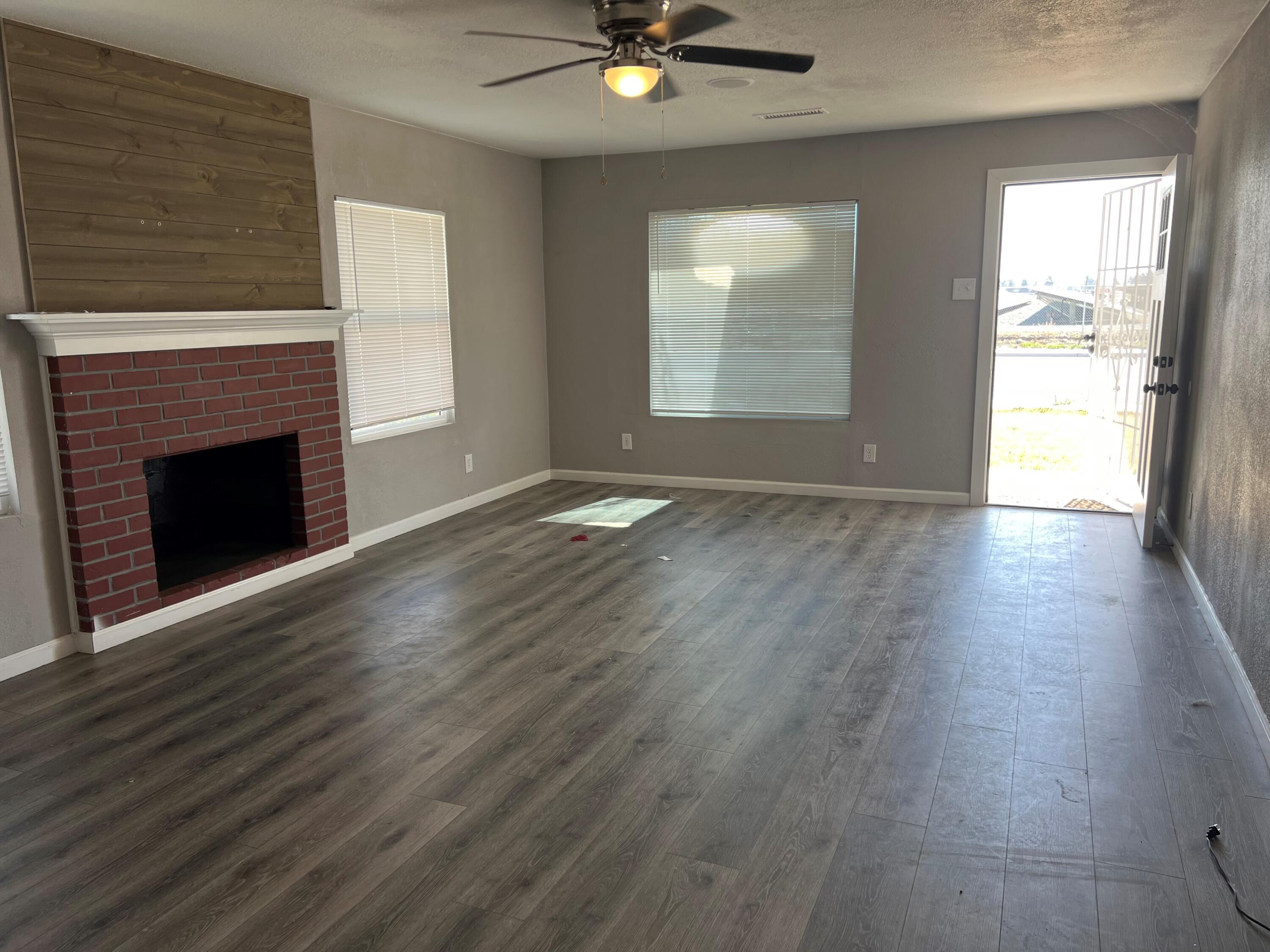 1679 S O St, Tulare, CA 93274