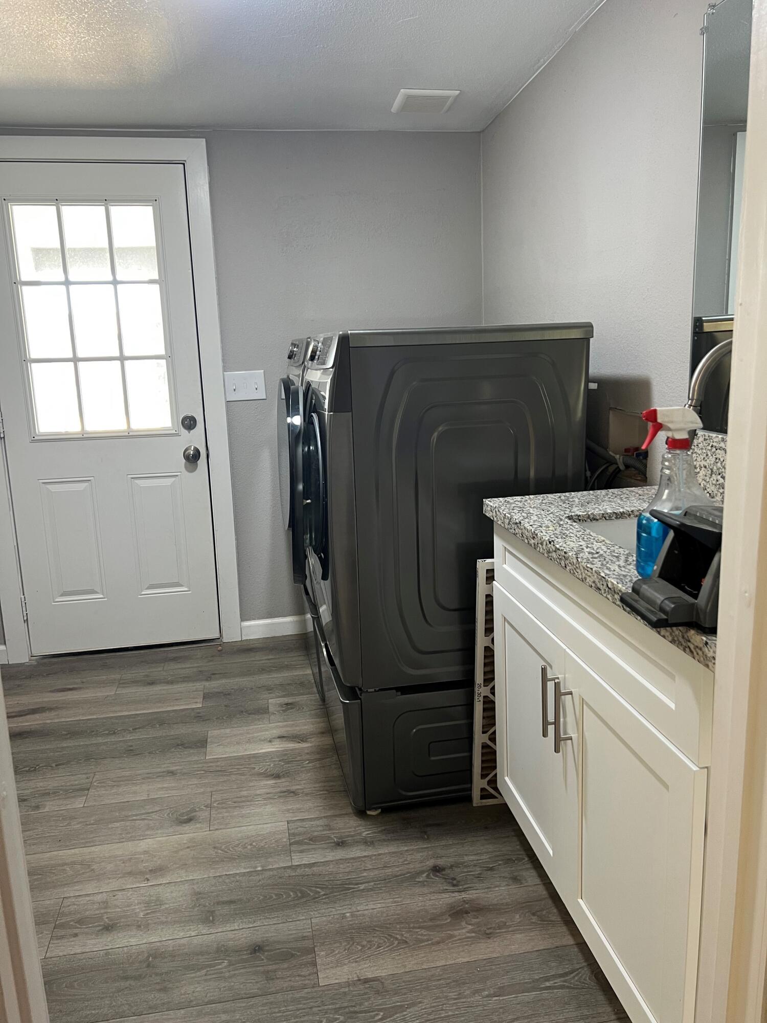 1679 S O St, Tulare, CA 93274