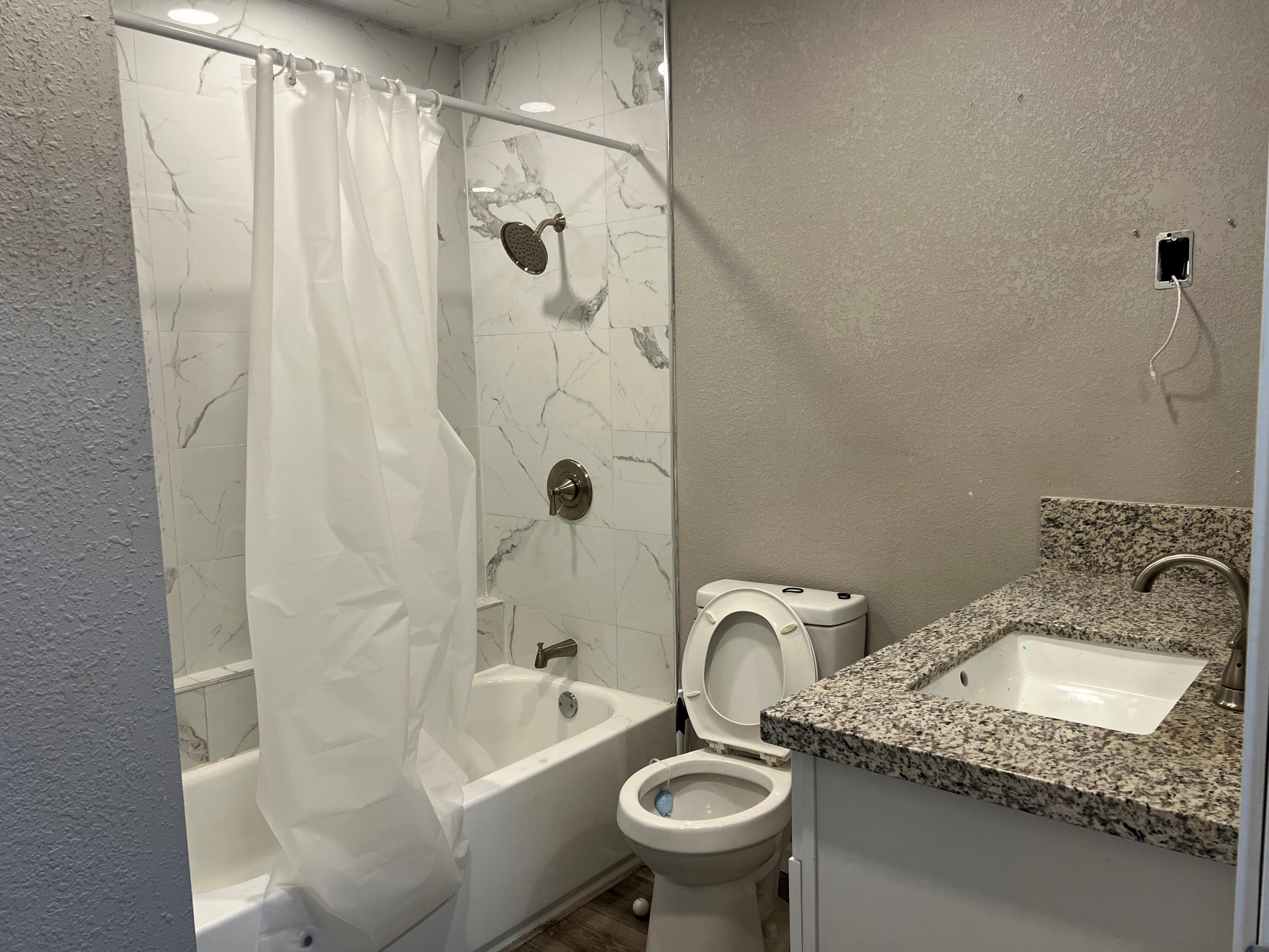 1679 S O St, Tulare, CA 93274