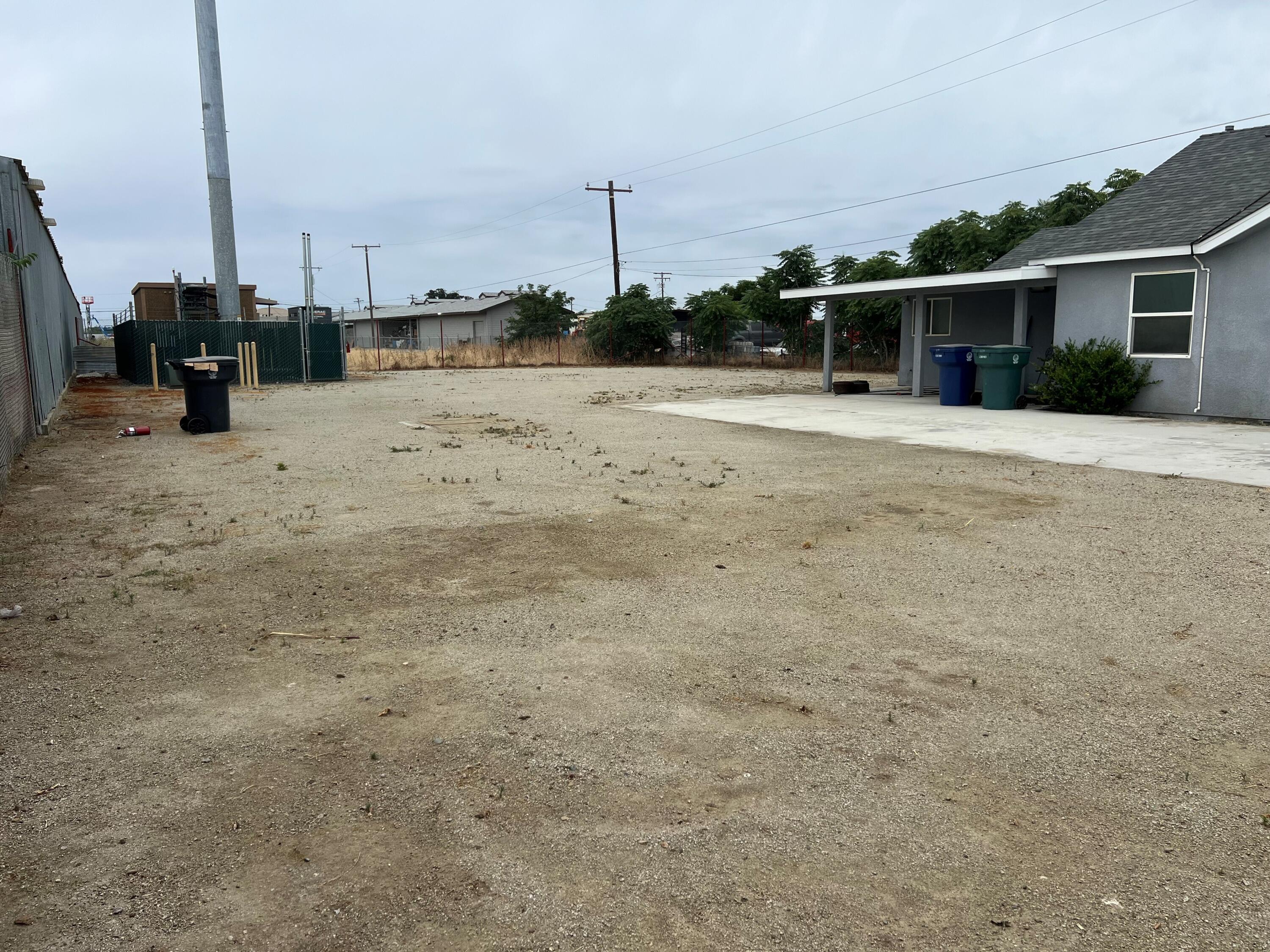 1679 S O St, Tulare, CA 93274
