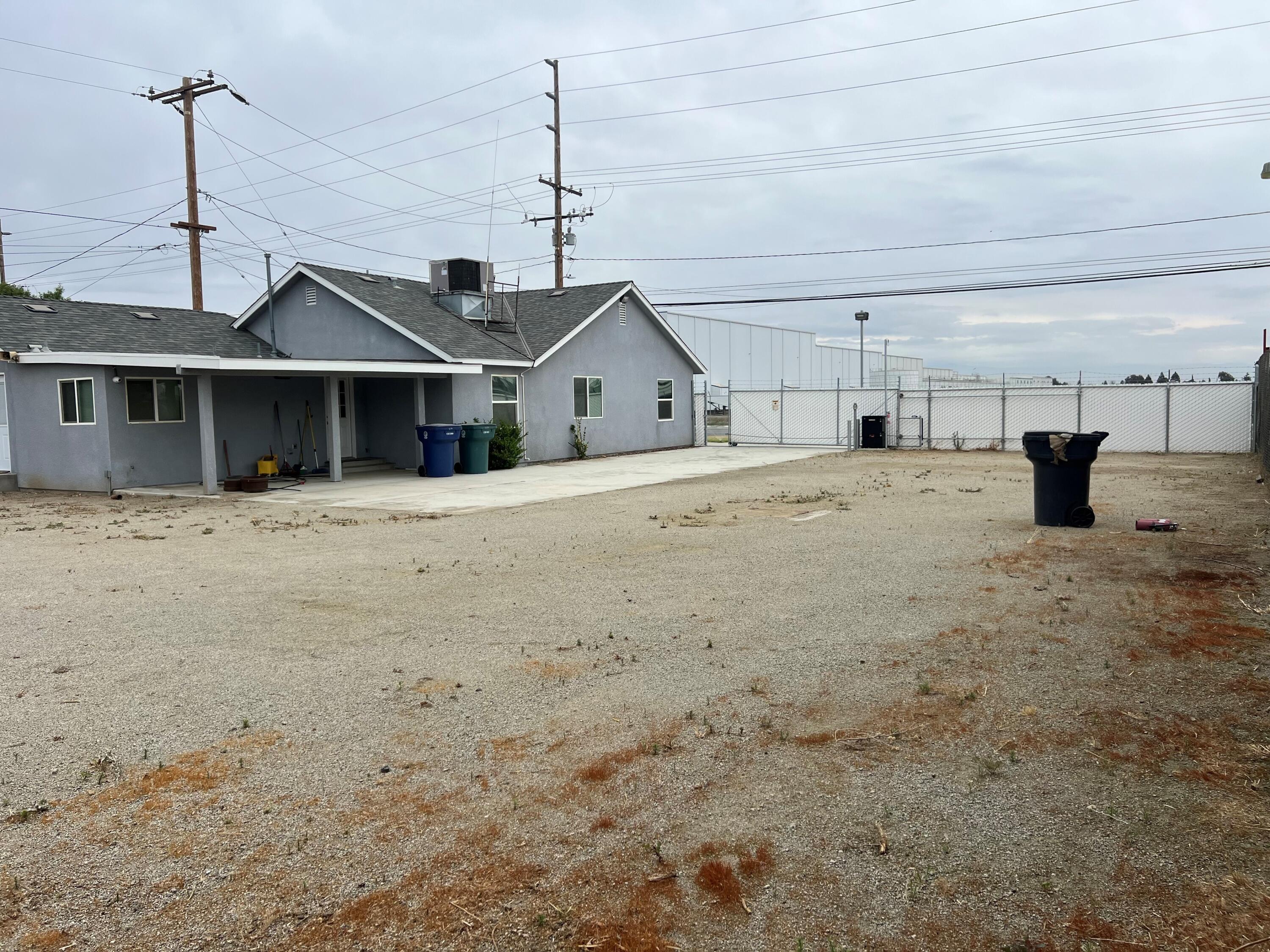 1679 S O St, Tulare, CA 93274