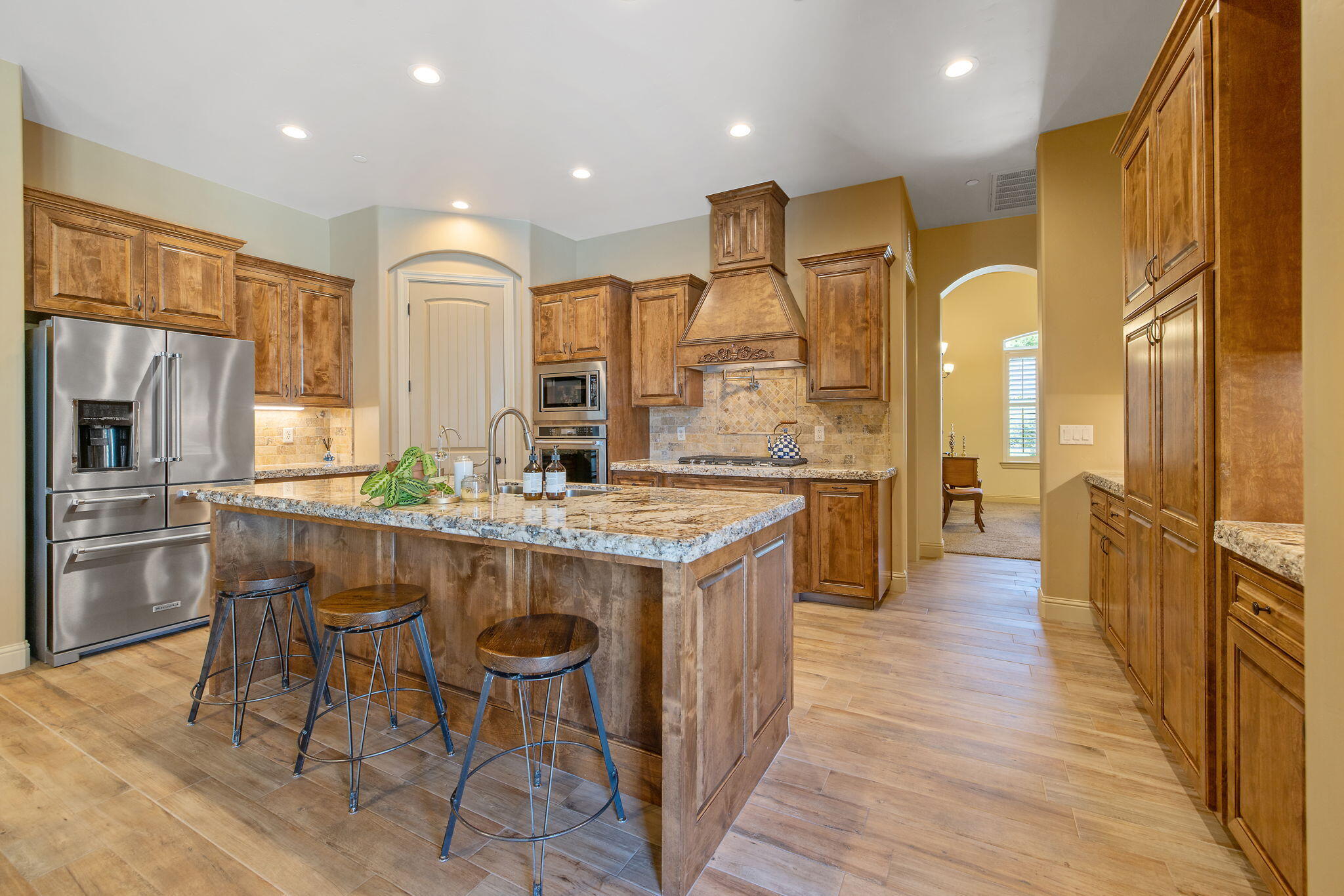 710 Olivewood Dr, Exeter, CA 93221