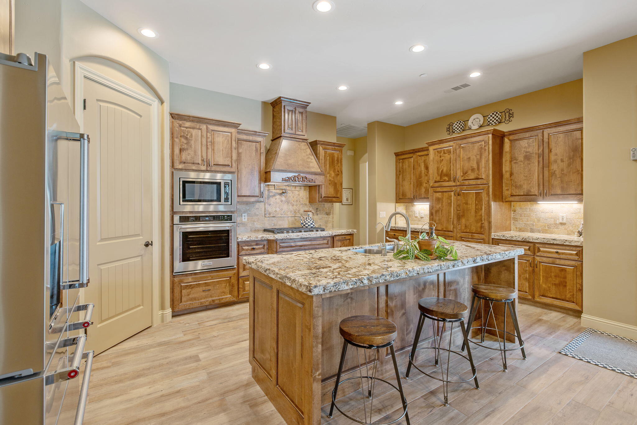 710 Olivewood Dr, Exeter, CA 93221