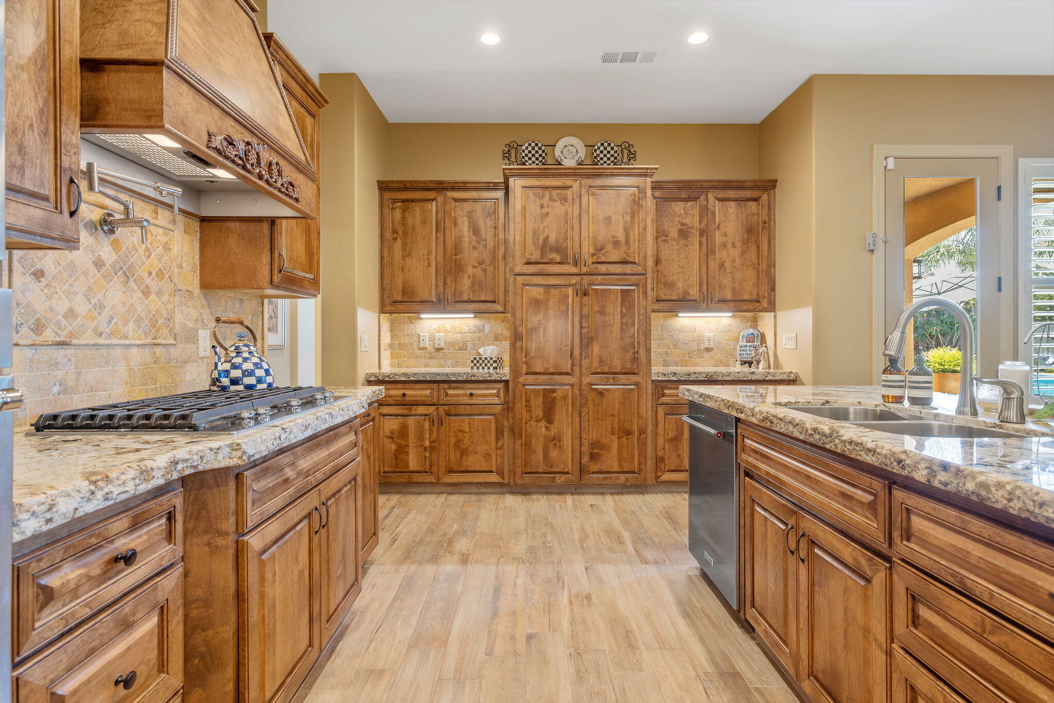 710 Olivewood Dr, Exeter, CA 93221