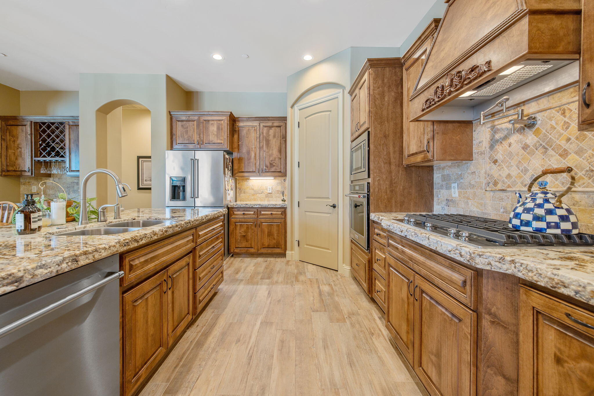 710 Olivewood Dr, Exeter, CA 93221