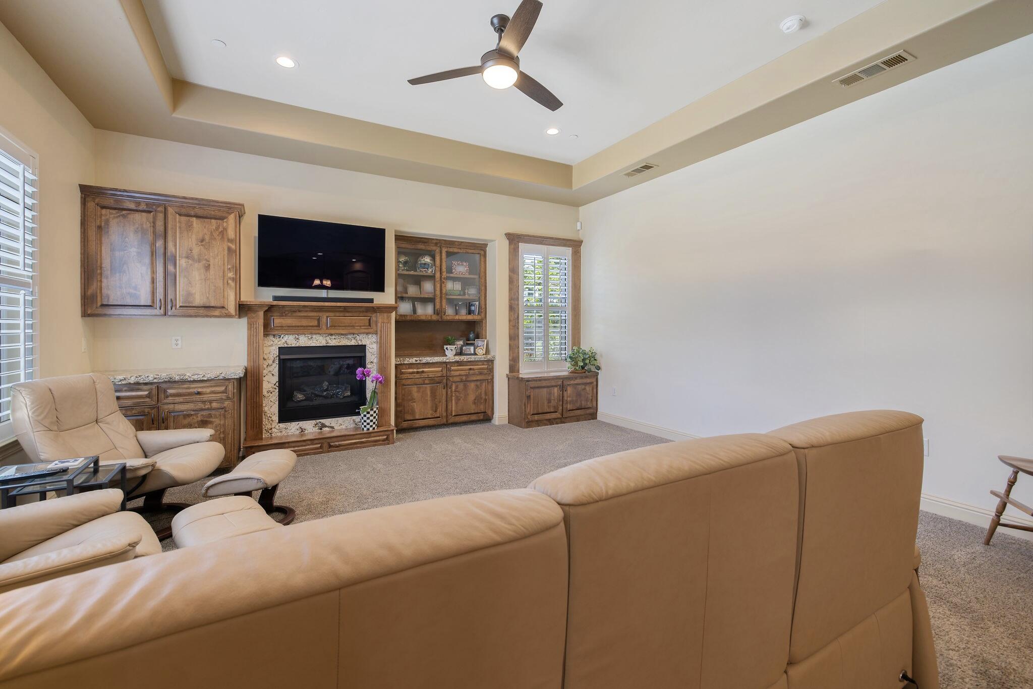 710 Olivewood Dr, Exeter, CA 93221