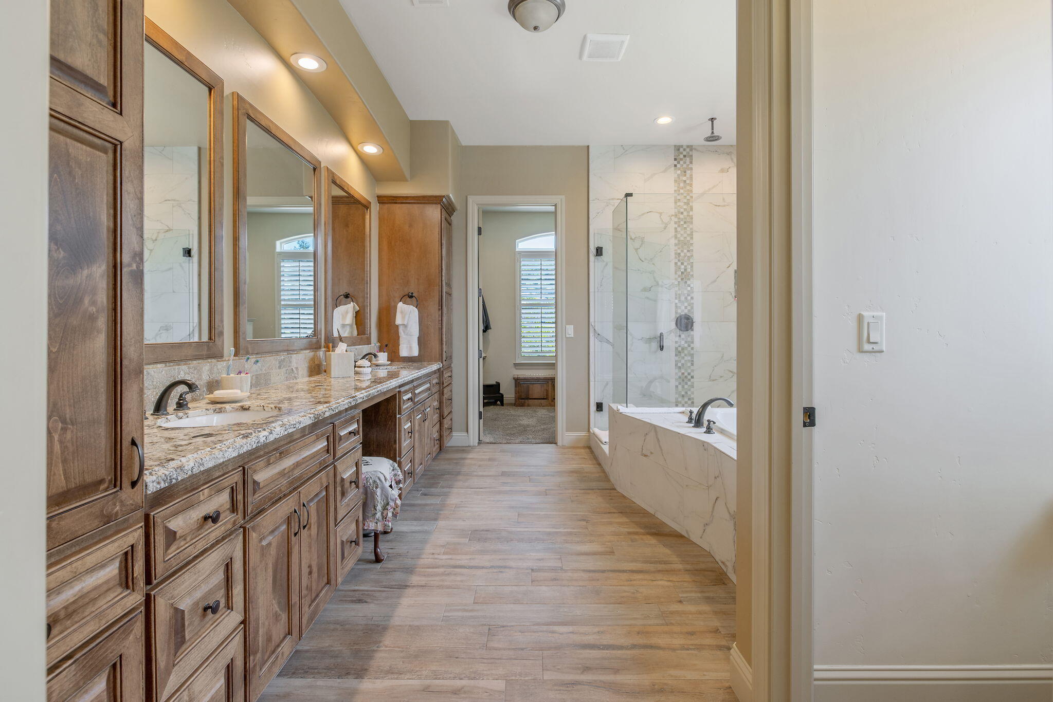 710 Olivewood Dr, Exeter, CA 93221