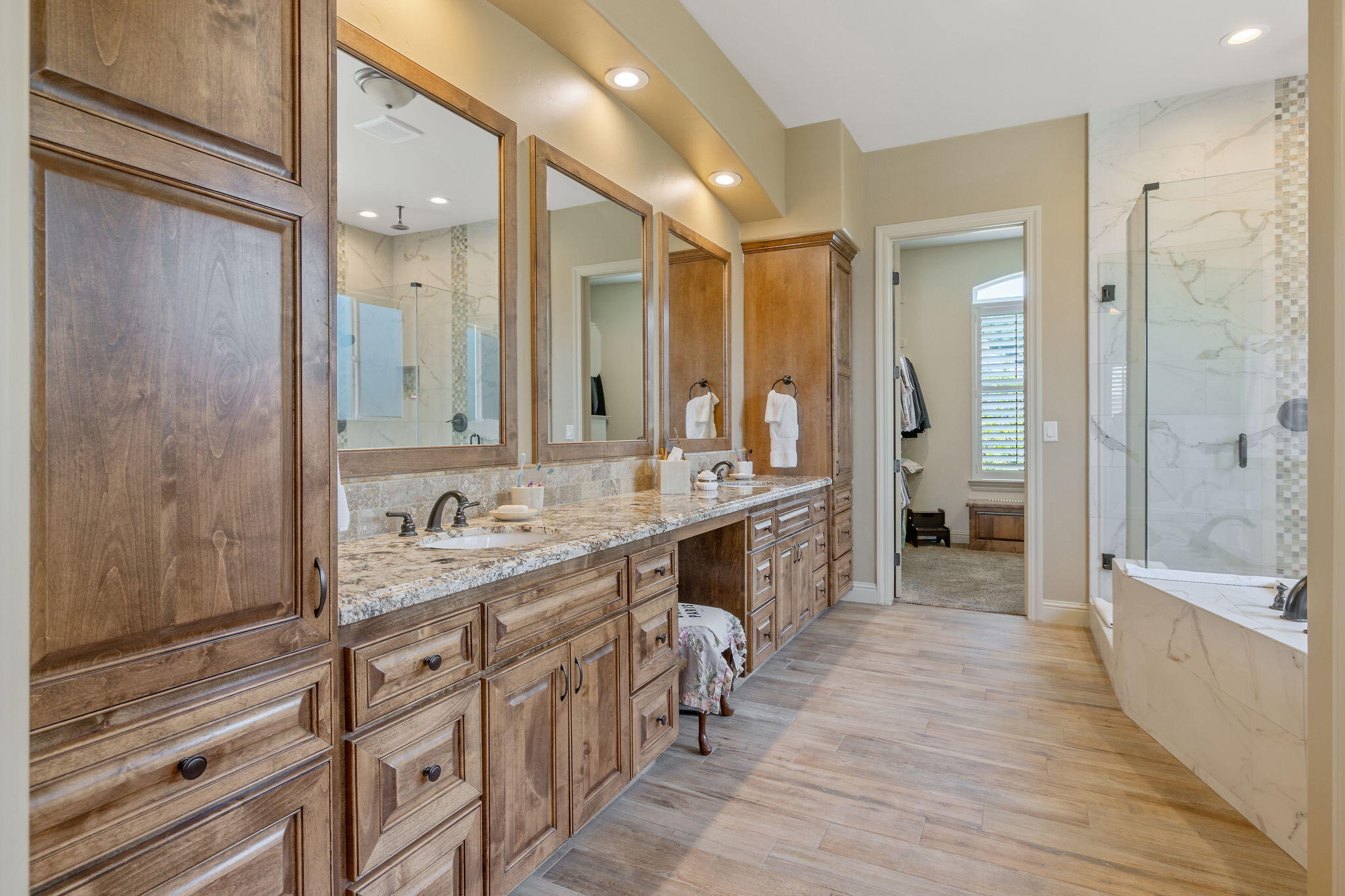 710 Olivewood Dr, Exeter, CA 93221