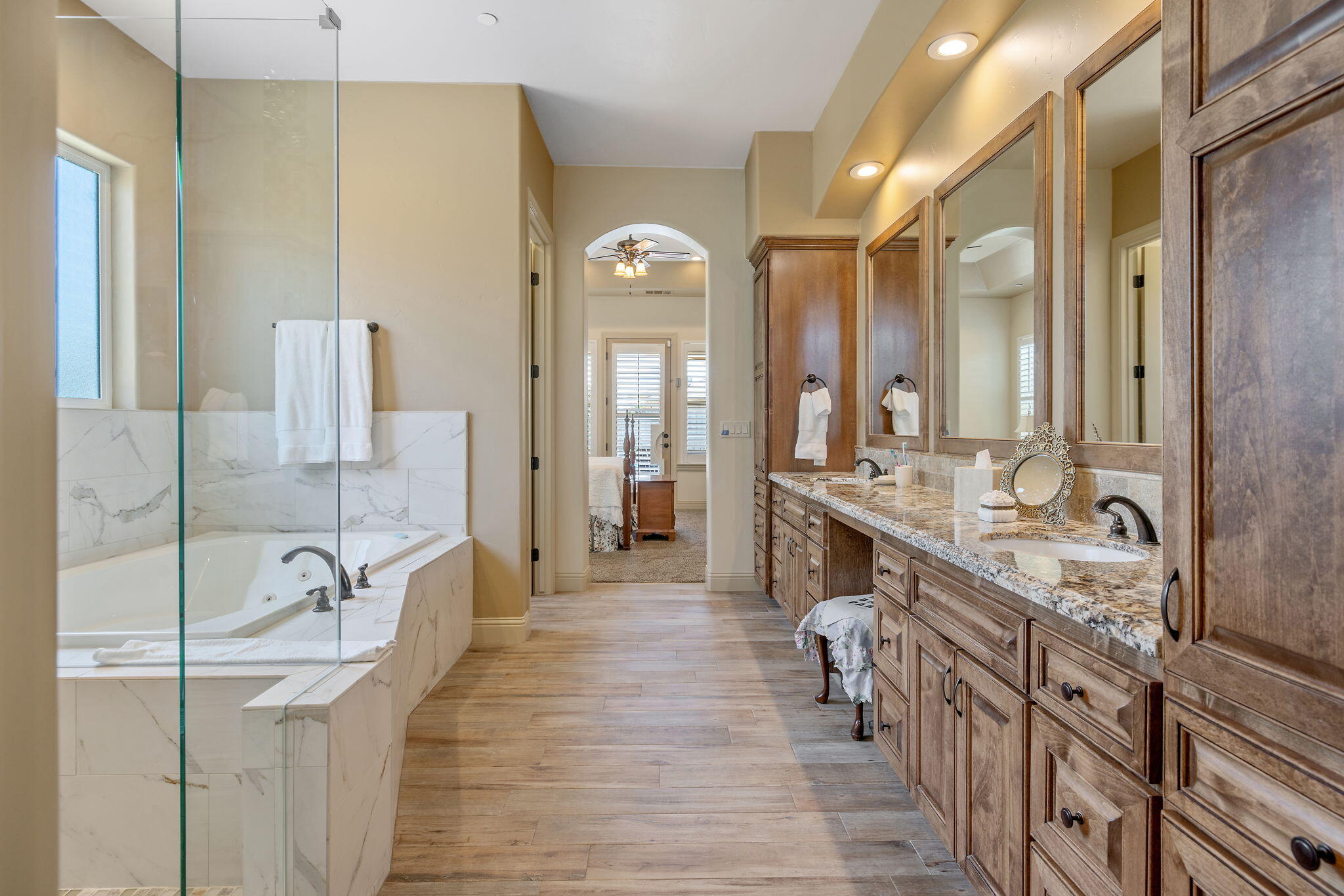 710 Olivewood Dr, Exeter, CA 93221
