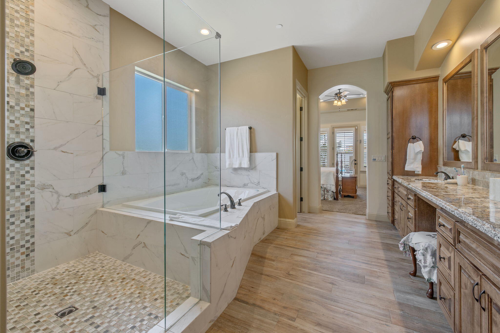 710 Olivewood Dr, Exeter, CA 93221