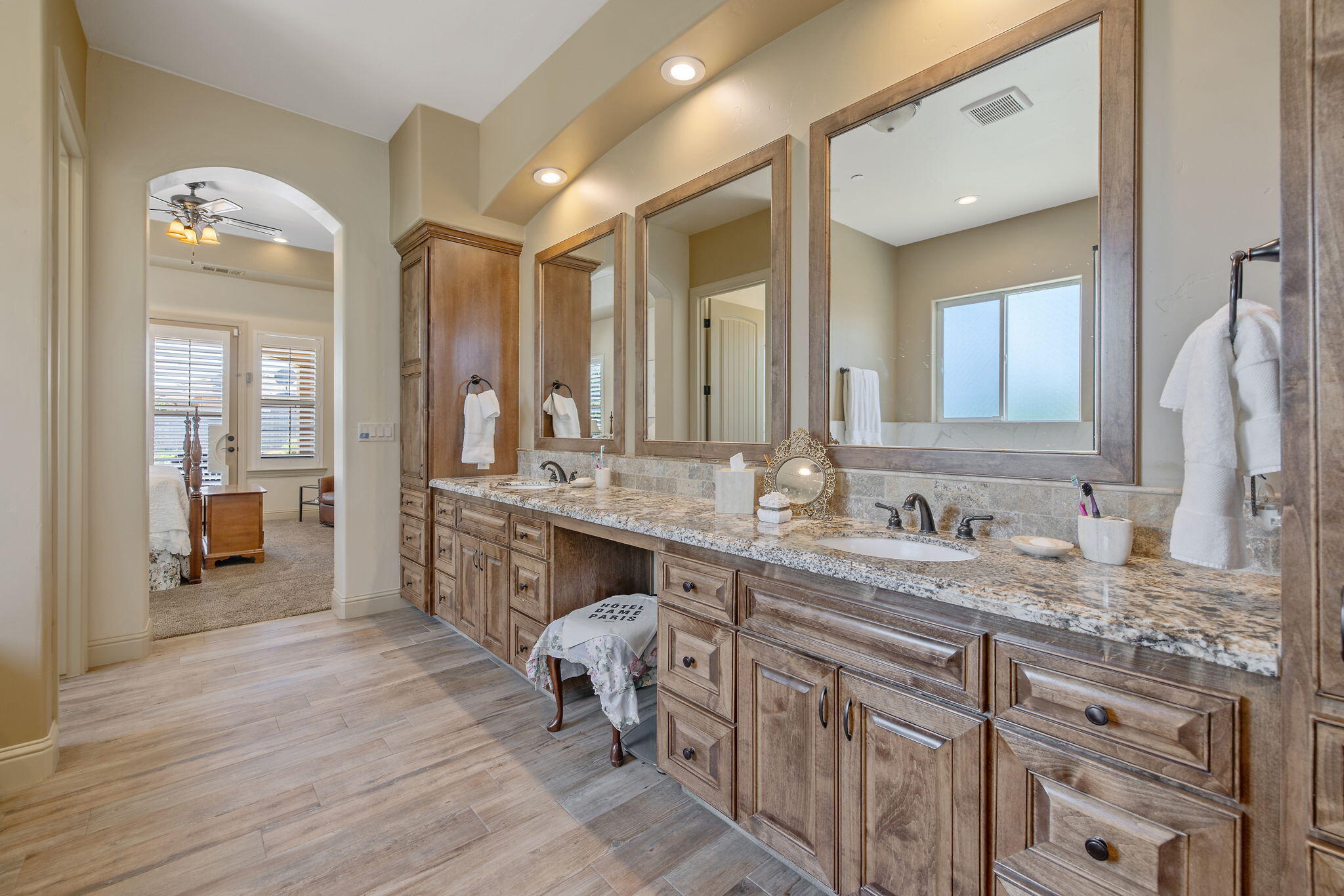 710 Olivewood Dr, Exeter, CA 93221