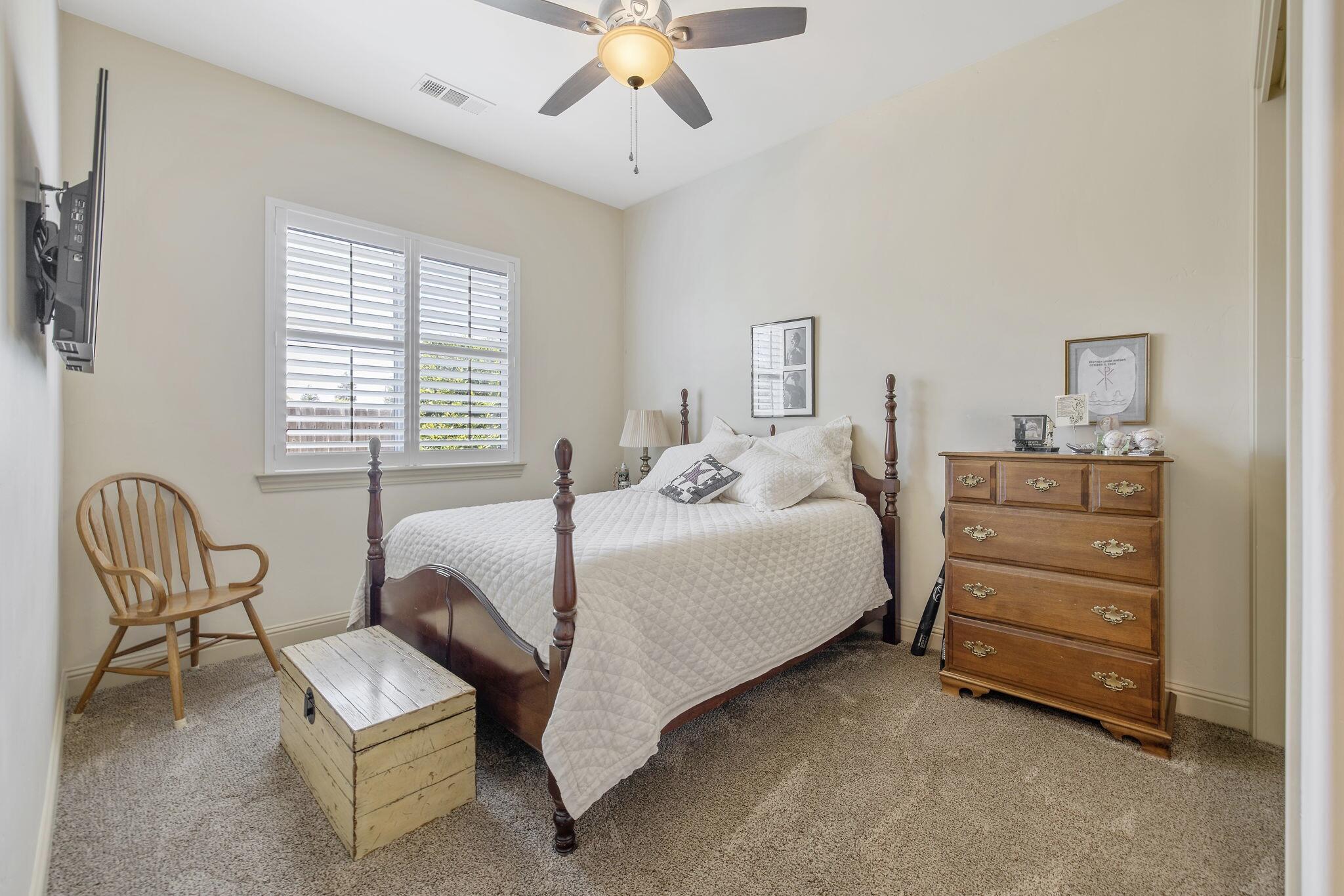 710 Olivewood Dr, Exeter, CA 93221
