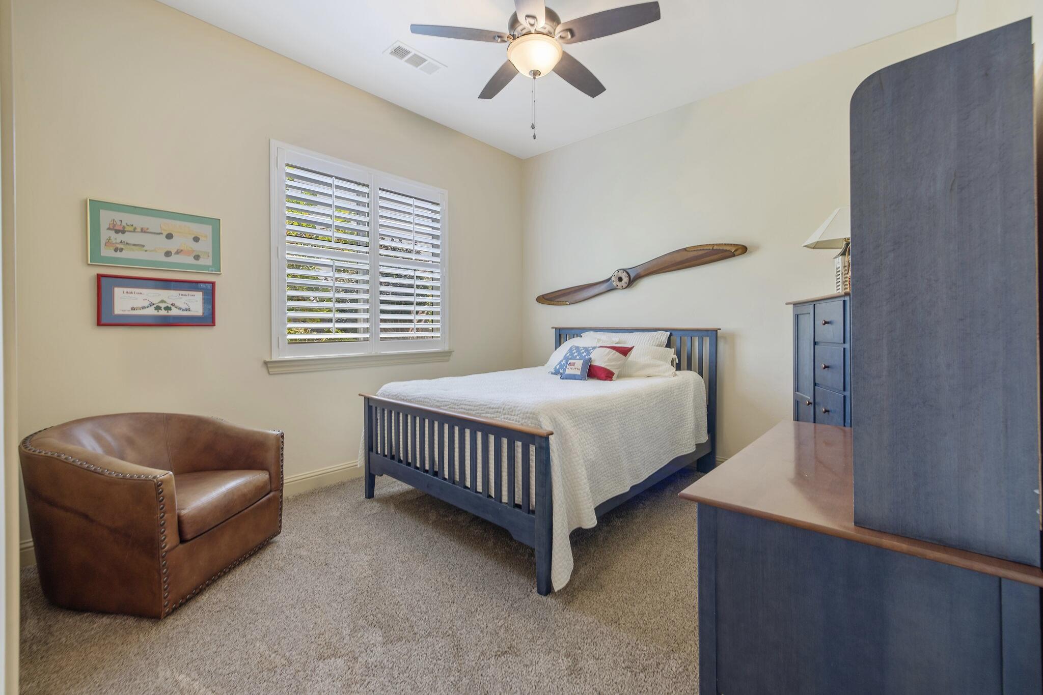 710 Olivewood Dr, Exeter, CA 93221