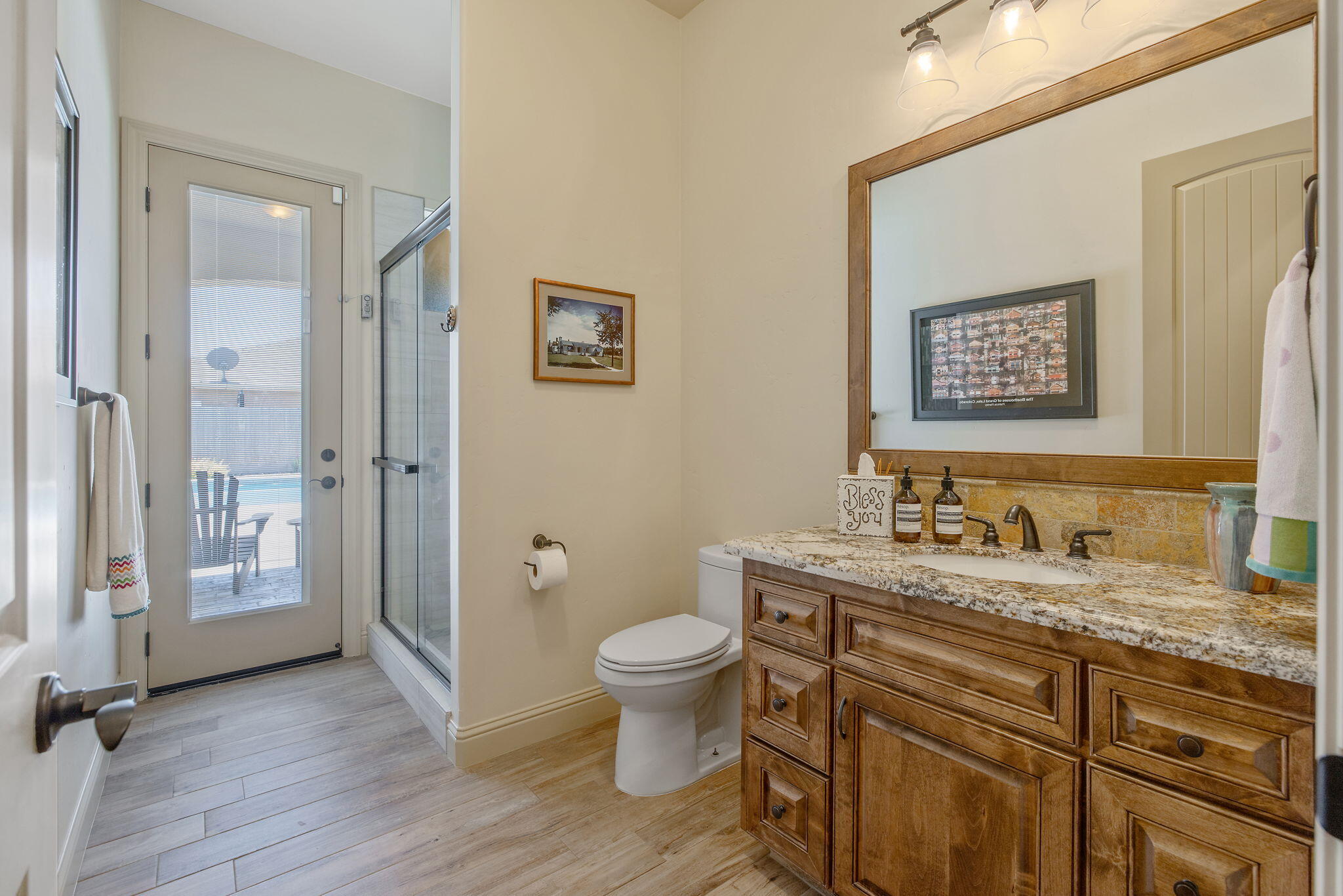 710 Olivewood Dr, Exeter, CA 93221