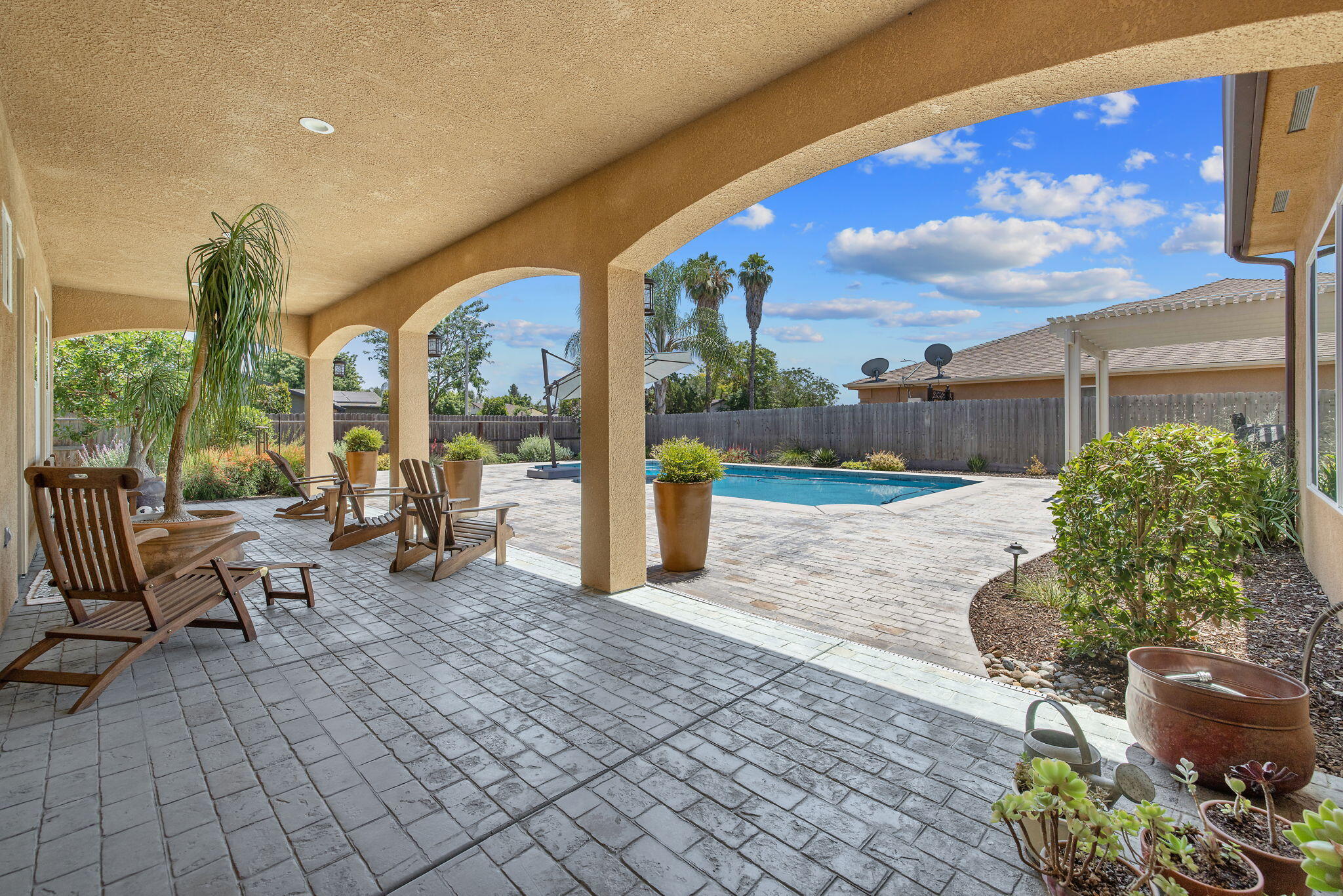 710 Olivewood Dr, Exeter, CA 93221