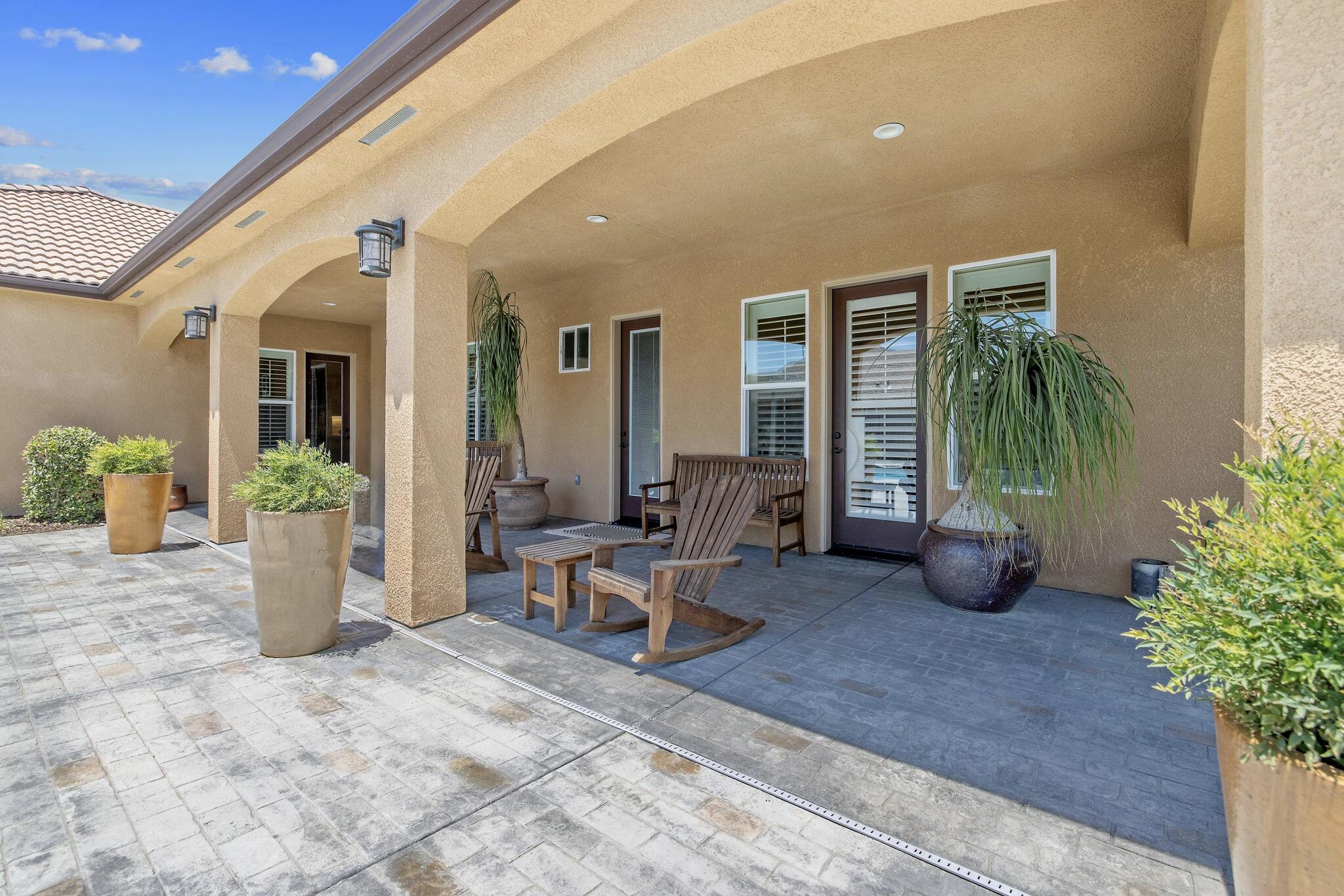 710 Olivewood Dr, Exeter, CA 93221