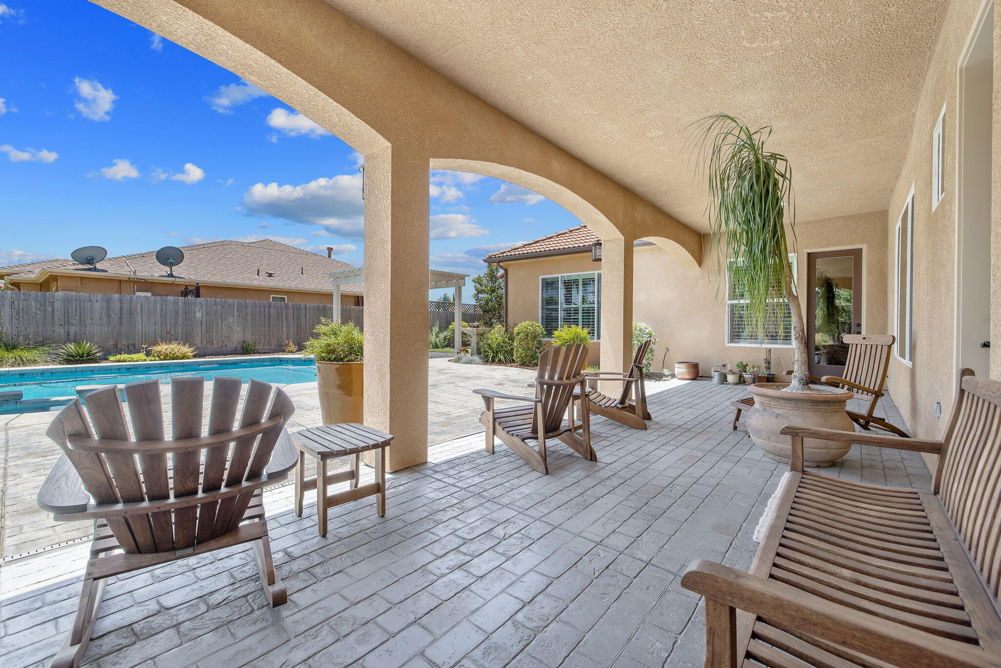 710 Olivewood Dr, Exeter, CA 93221