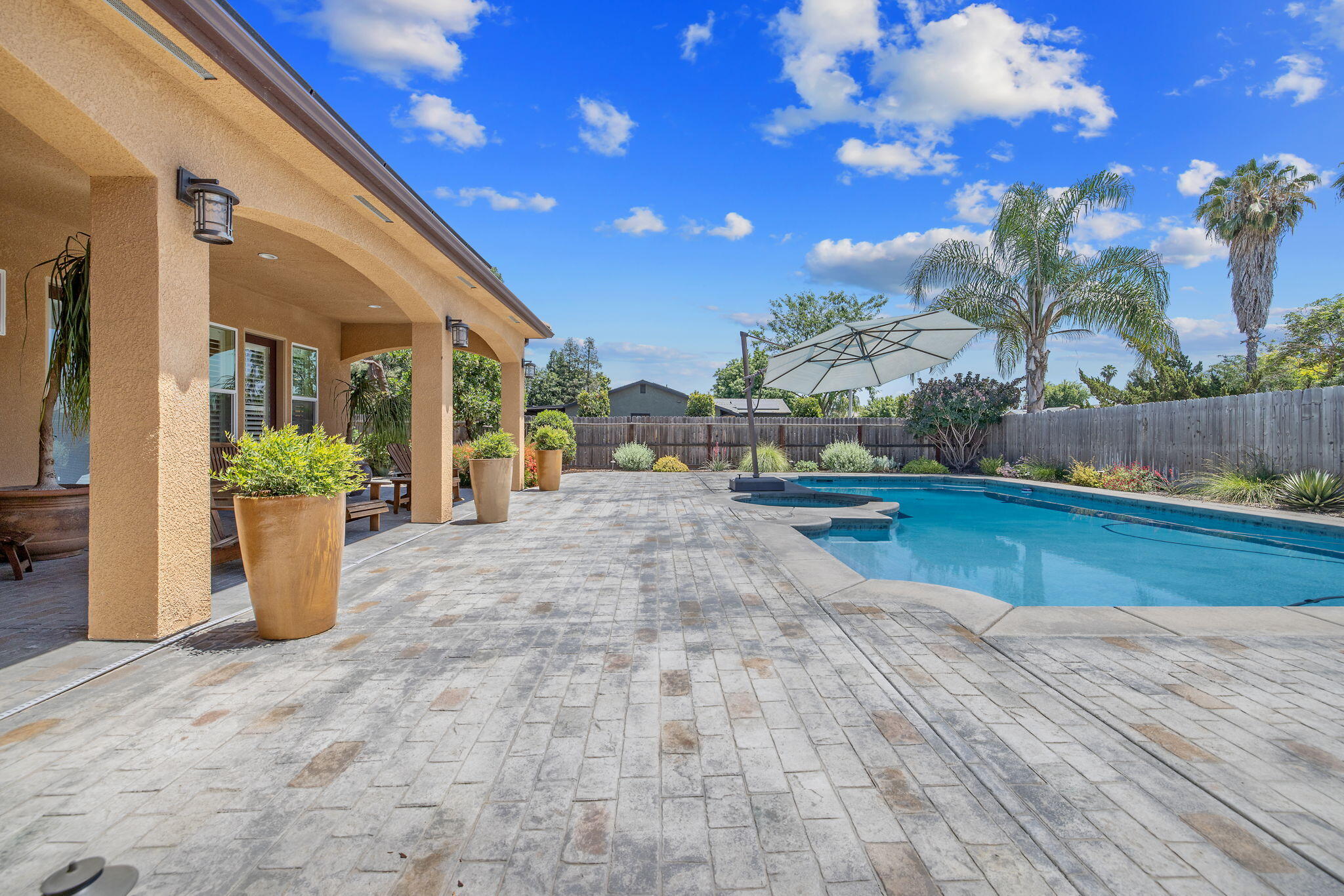 710 Olivewood Dr, Exeter, CA 93221