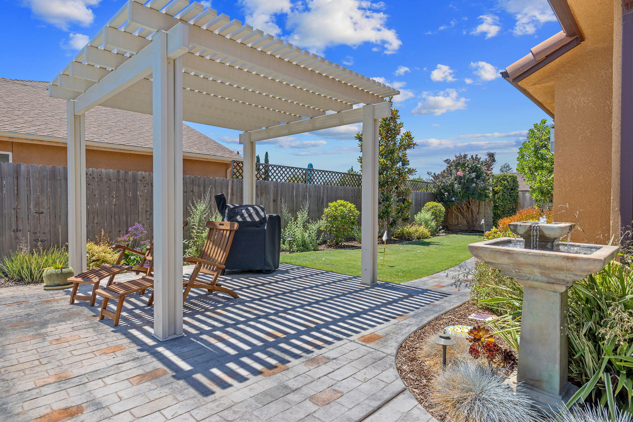 710 Olivewood Dr, Exeter, CA 93221