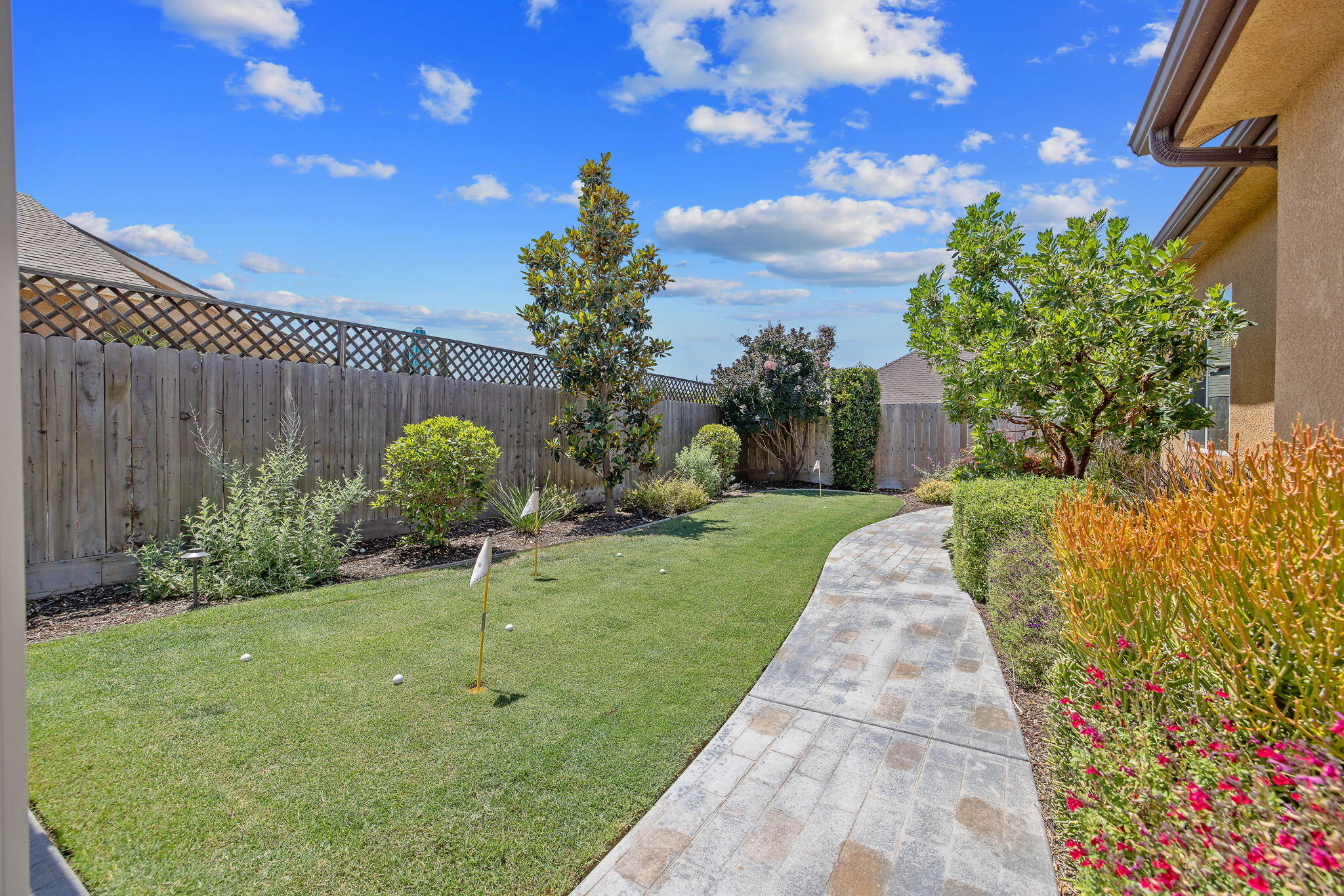 710 Olivewood Dr, Exeter, CA 93221