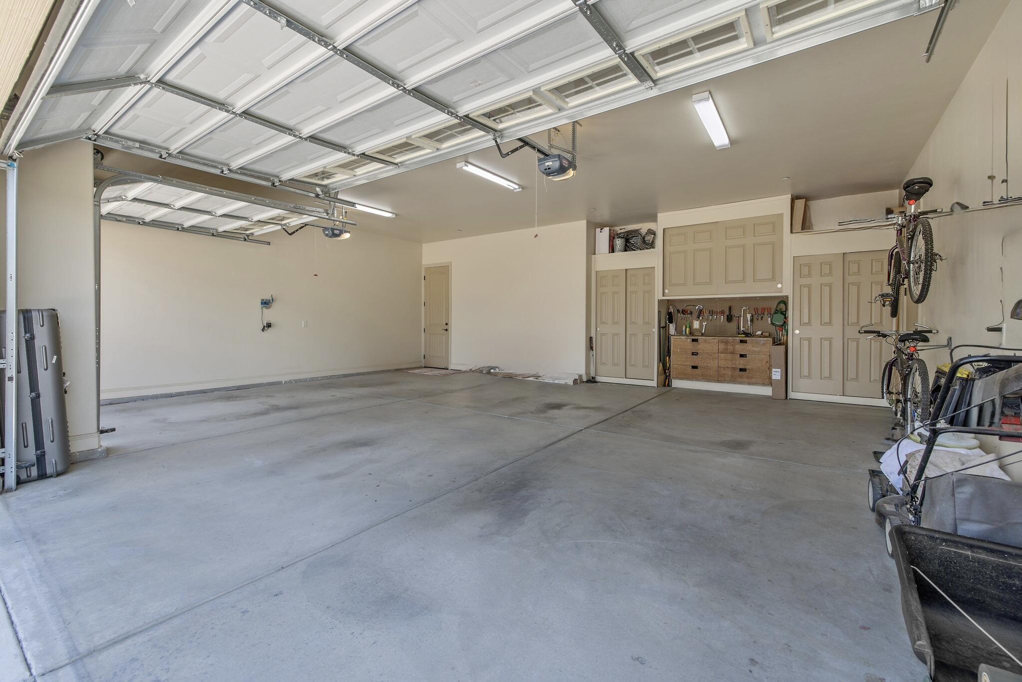 710 Olivewood Dr, Exeter, CA 93221