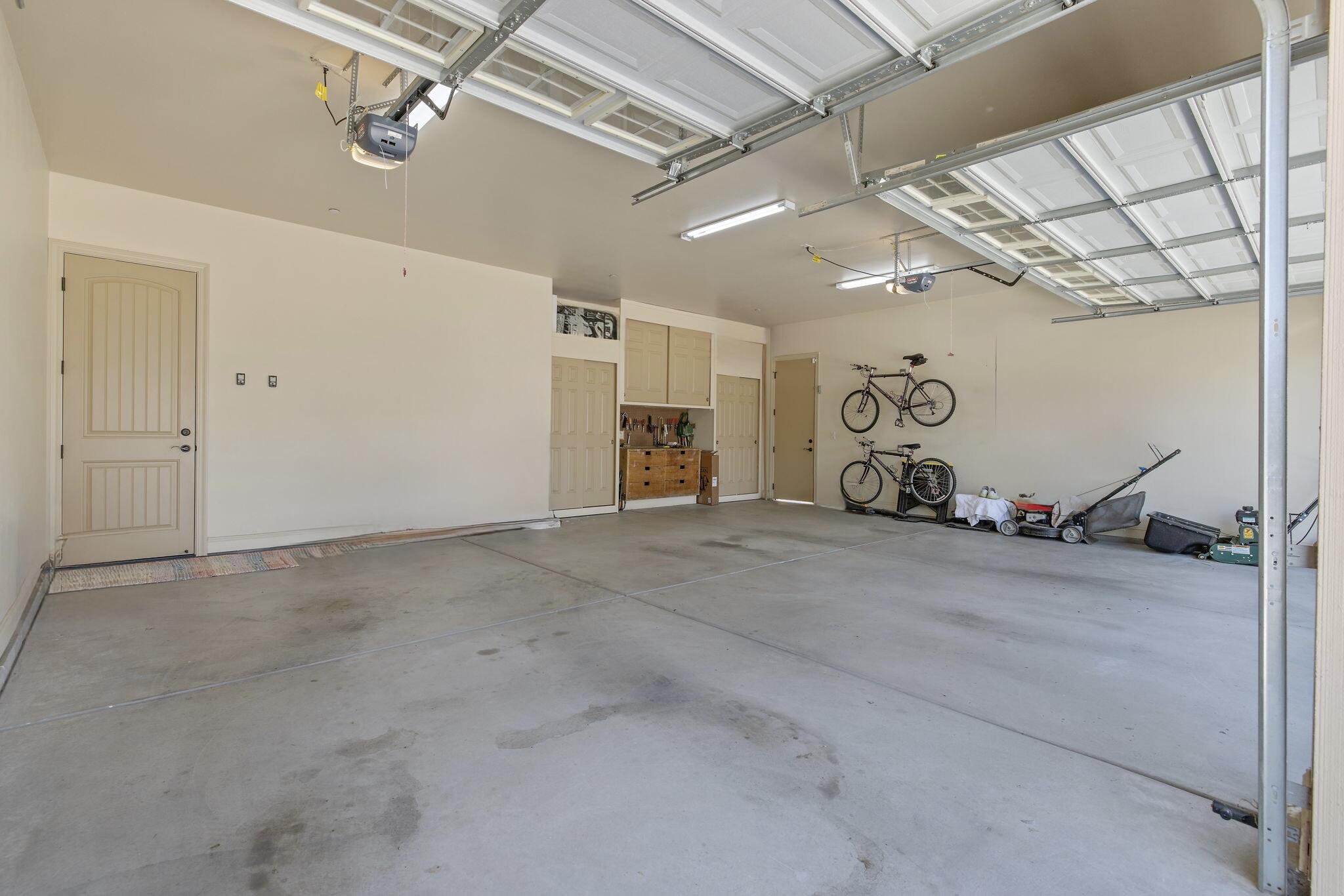 710 Olivewood Dr, Exeter, CA 93221