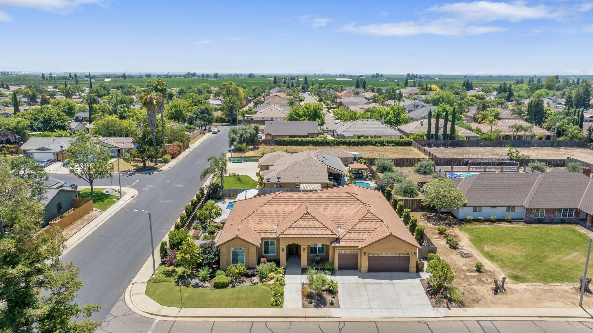 710 Olivewood Dr, Exeter, CA 93221