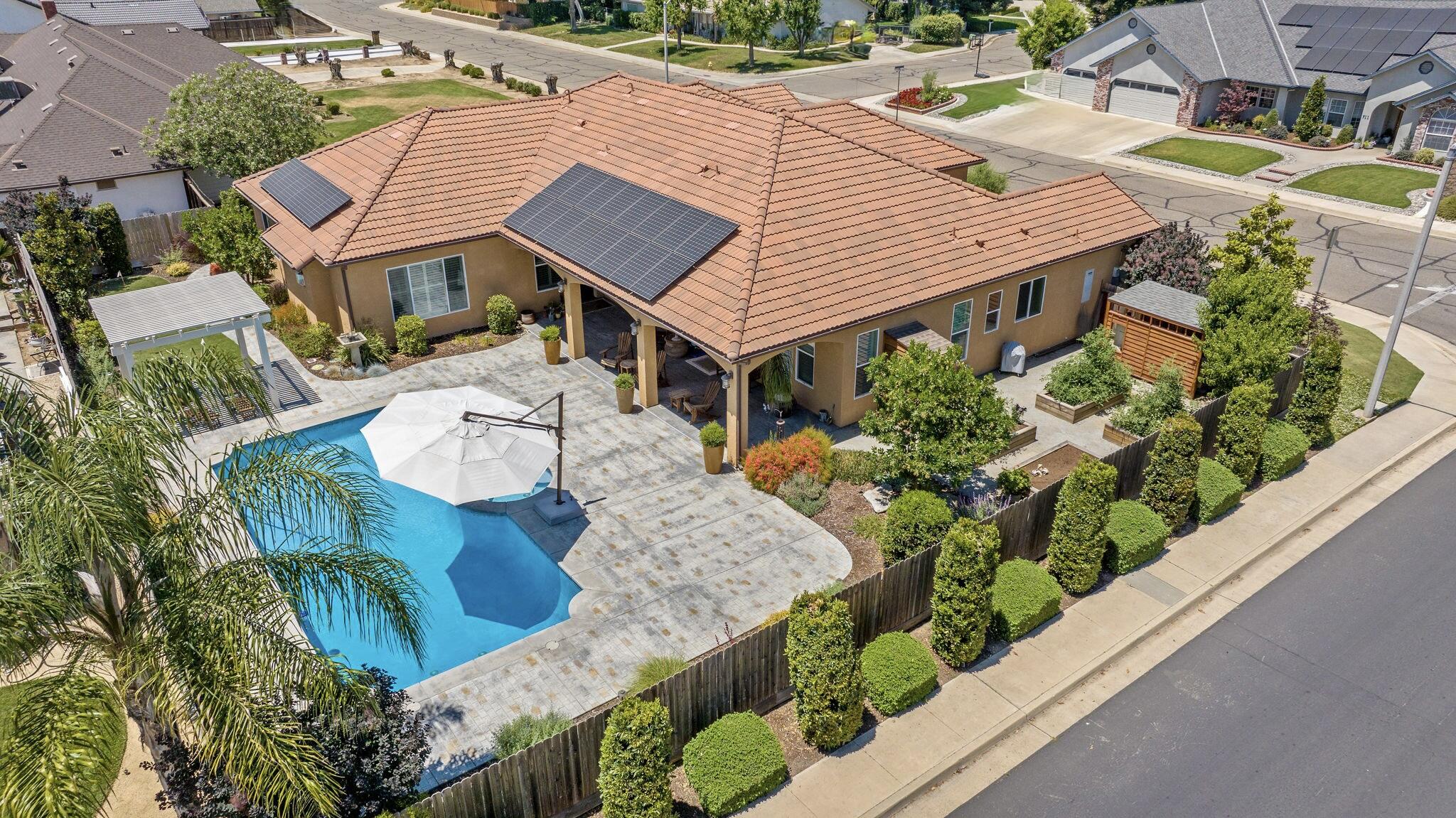 710 Olivewood Dr, Exeter, CA 93221