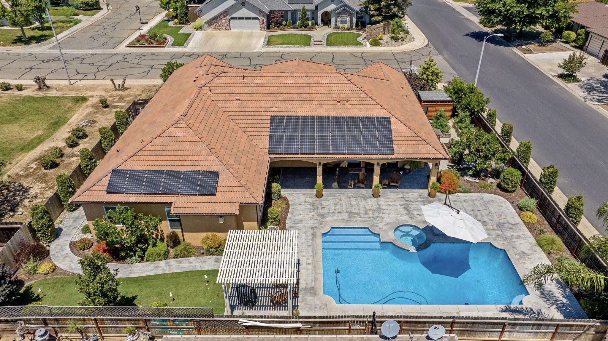 710 Olivewood Dr, Exeter, CA 93221