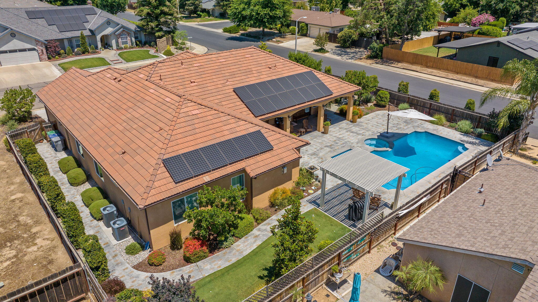 710 Olivewood Dr, Exeter, CA 93221