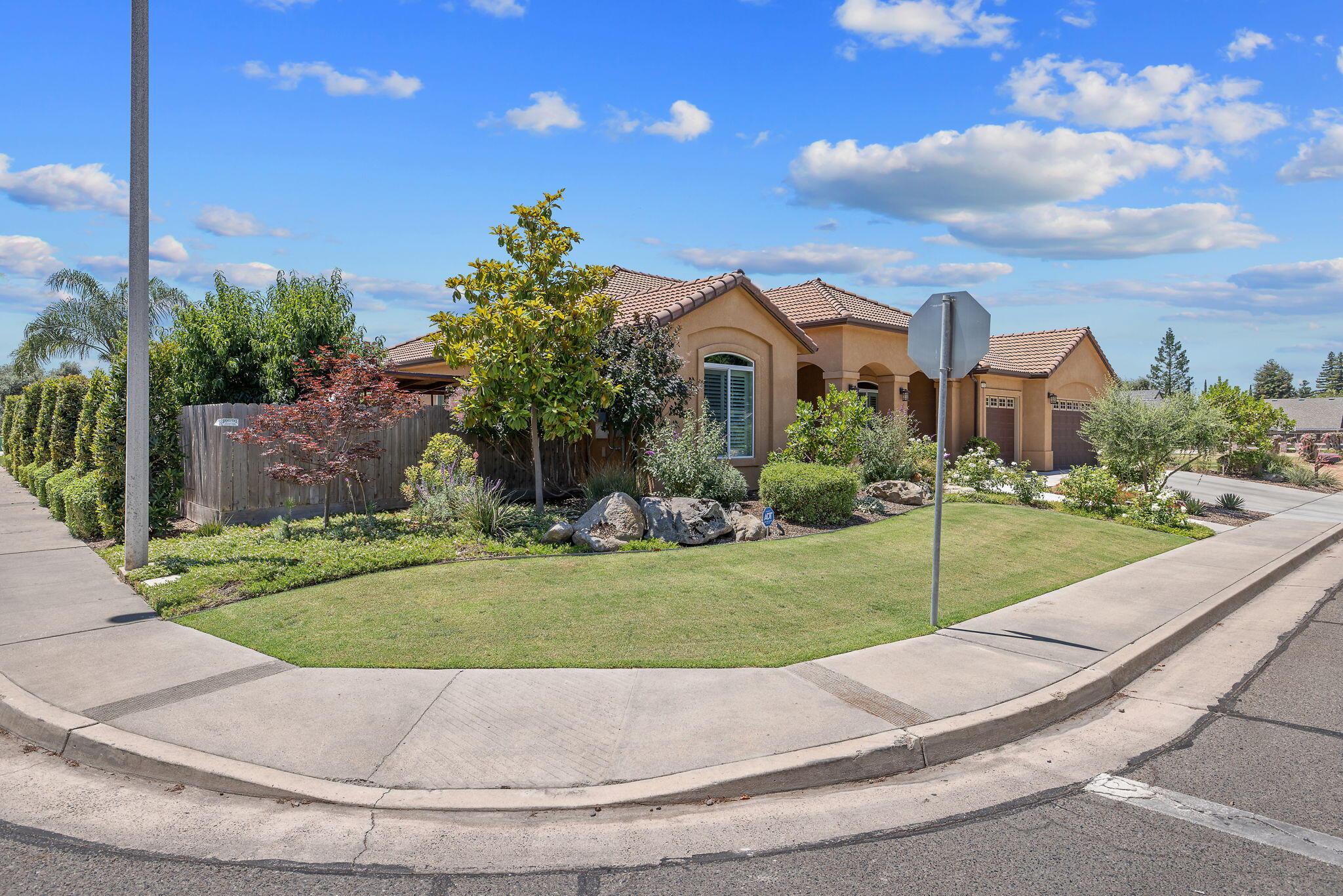 710 Olivewood Dr, Exeter, CA 93221