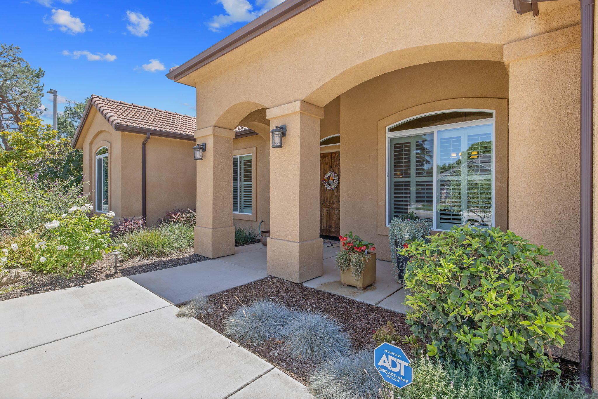 710 Olivewood Dr, Exeter, CA 93221