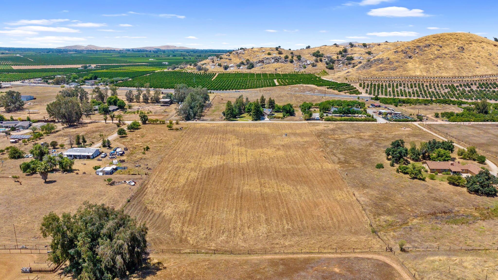 30814 Hill Dr, Exeter, CA 93221