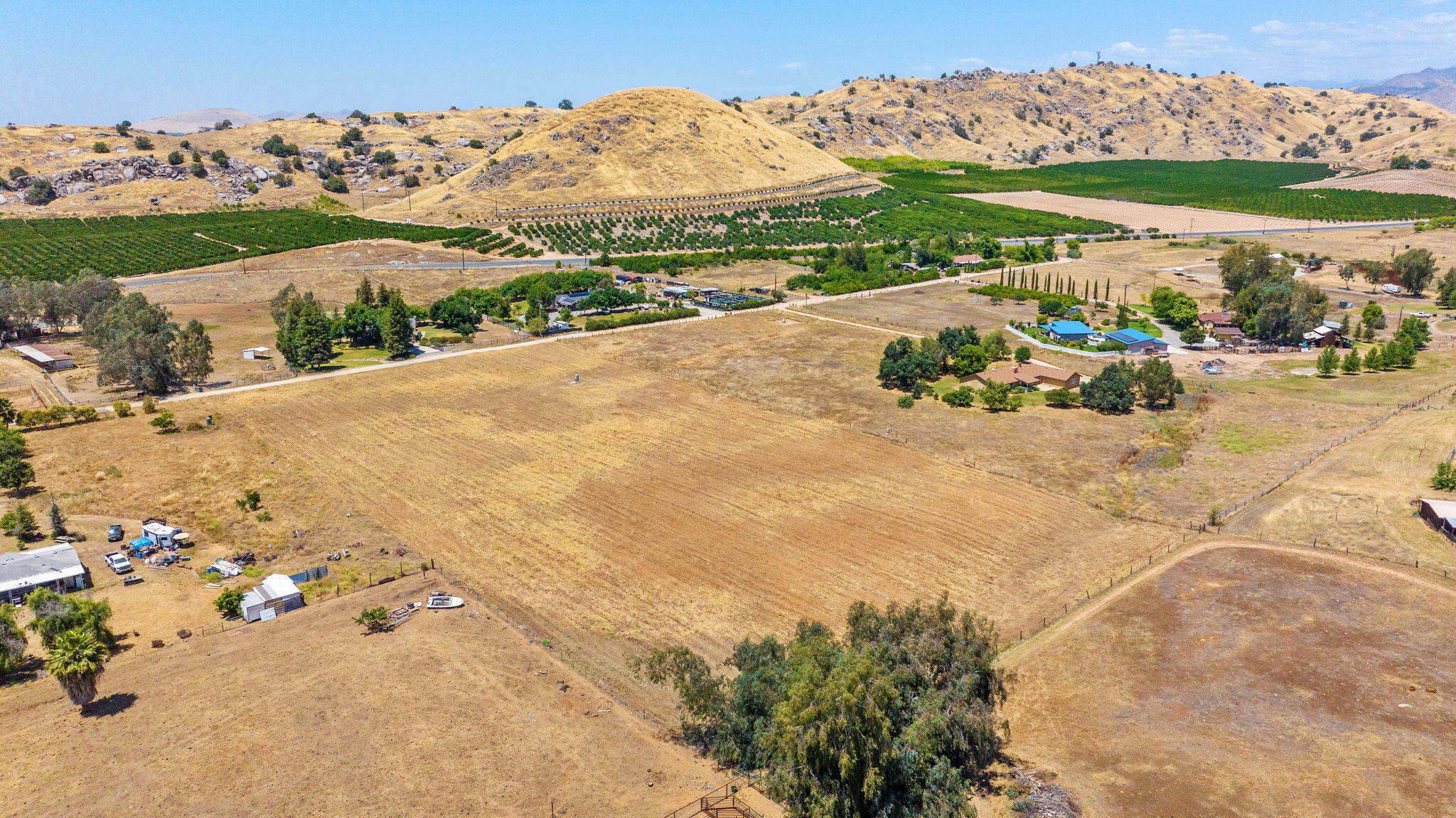 30814 Hill Dr, Exeter, CA 93221