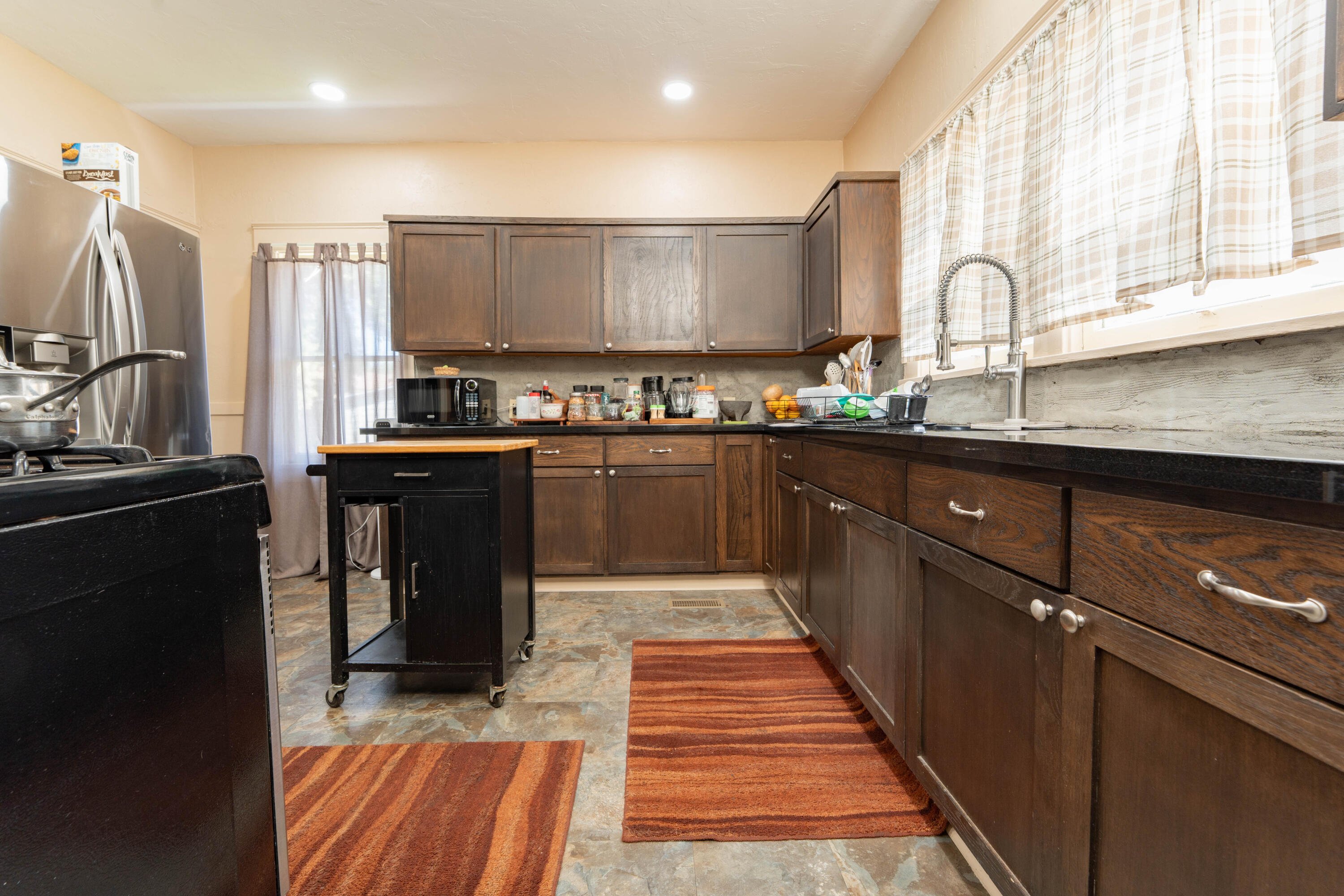 378 E Mill Ave, Porterville, CA 93257