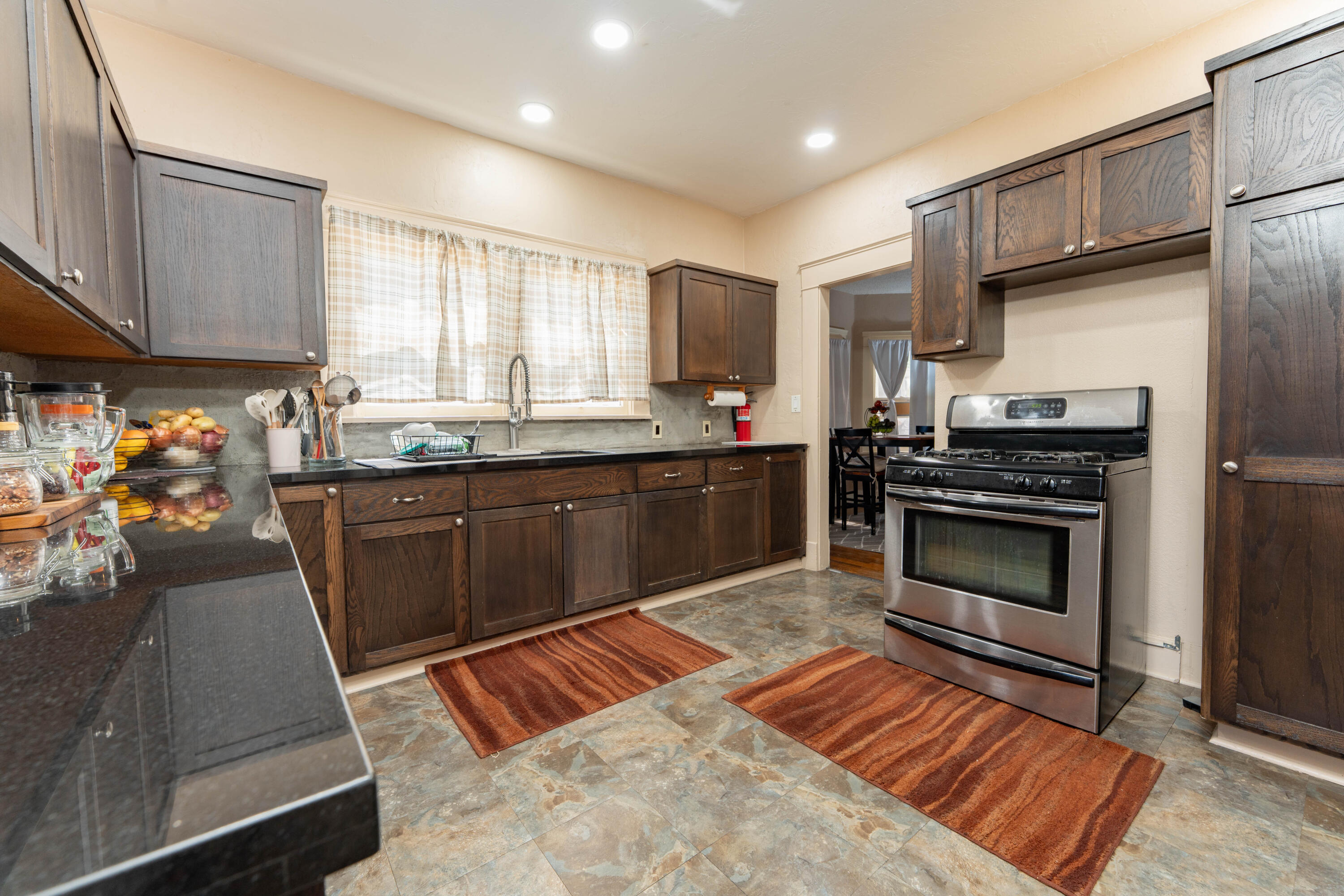 378 E Mill Ave, Porterville, CA 93257